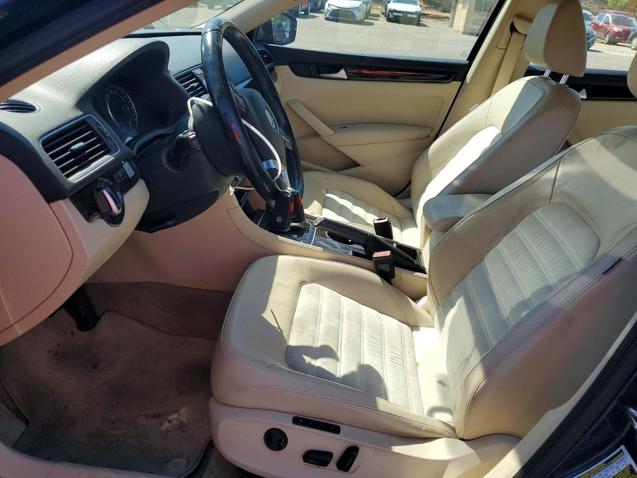 2015 Volkswagen Passat Blue vin: 1VWCV7A31FC036882