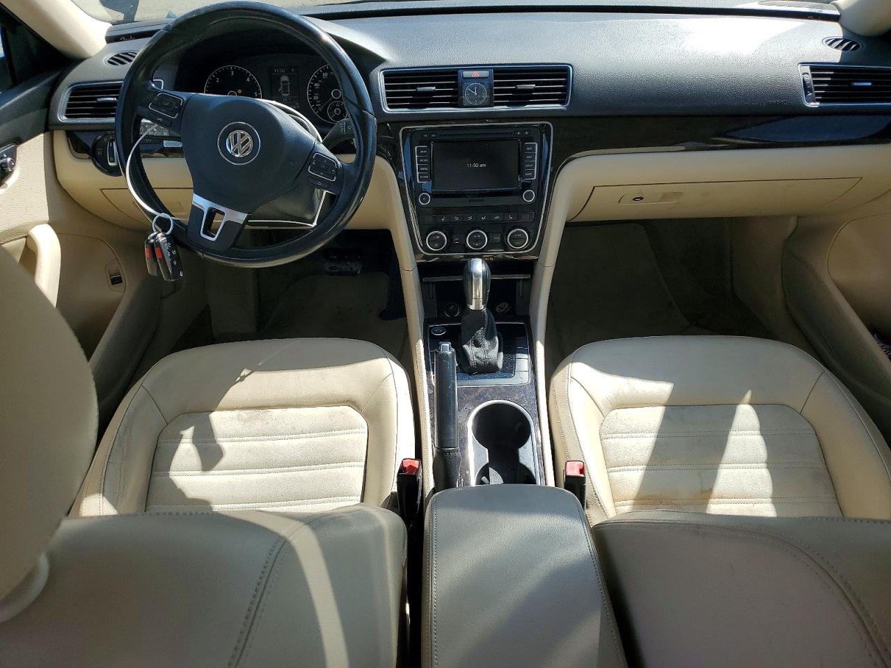 2015 Volkswagen Passat Blue vin: 1VWCV7A31FC036882