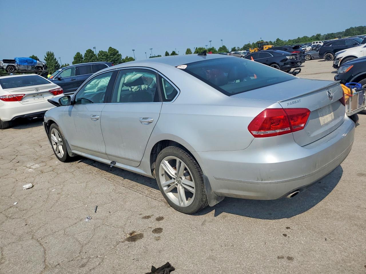 2015 Volkswagen Passat Sel Silver vin: 1VWCV7A33FC053005
