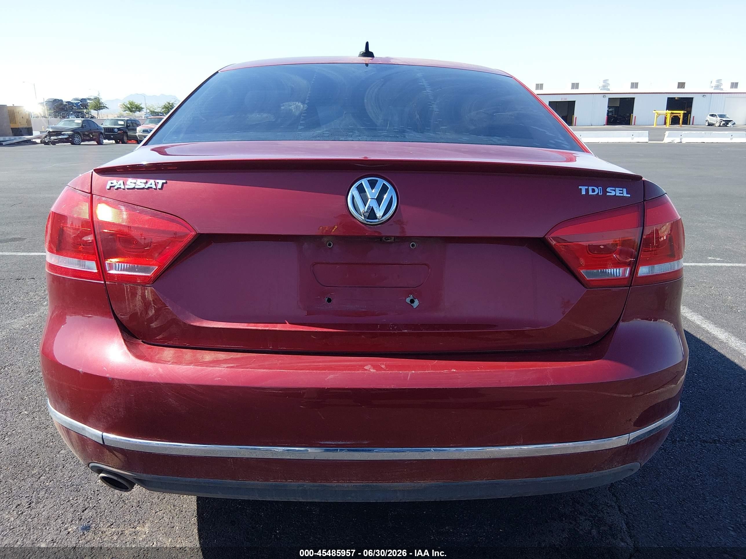 2015 Volkswagen Passat 2.0l Tdi Sel Premium Red vin: 1VWCV7A33FC063596