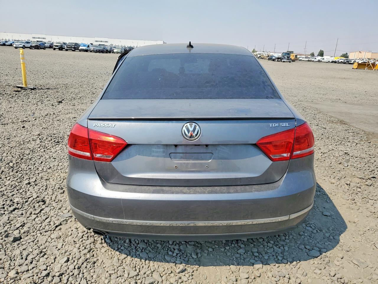 2015 Volkswagen Passat Sel Charcoal vin: 1VWCV7A33FC083430