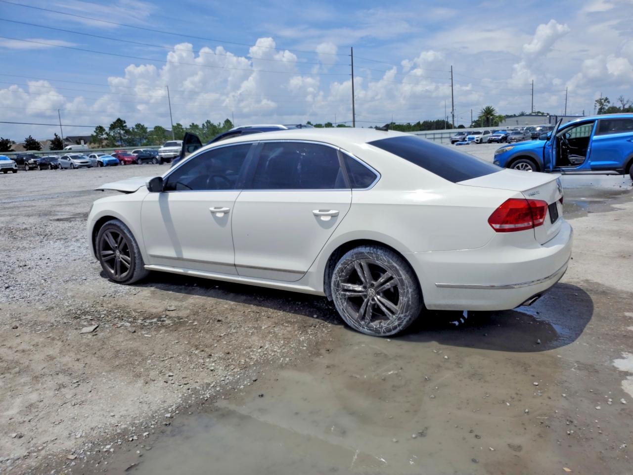 2015 Volkswagen Passat Sel White vin: 1VWCV7A34FC029585