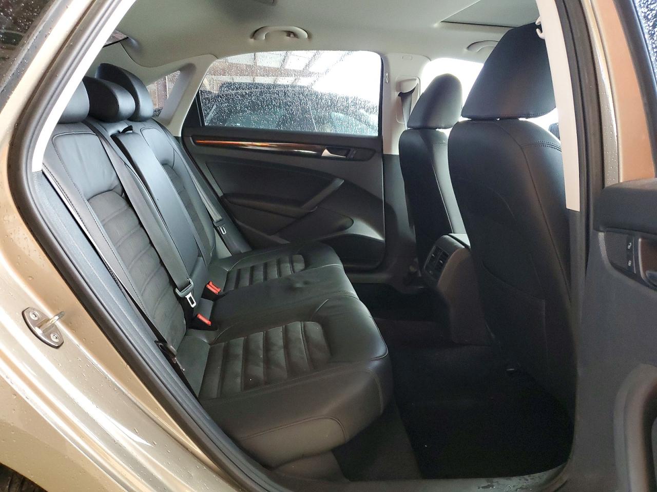 2015 Volkswagen Passat Sel Gold vin: 1VWCV7A34FC050601