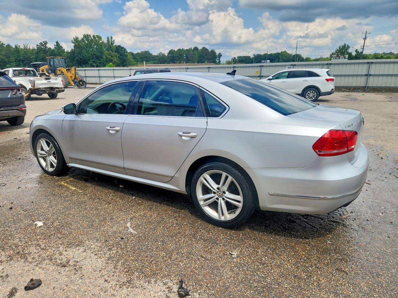 2015 Volkswagen Passat Sel Silver vin: 1VWCV7A34FC051800