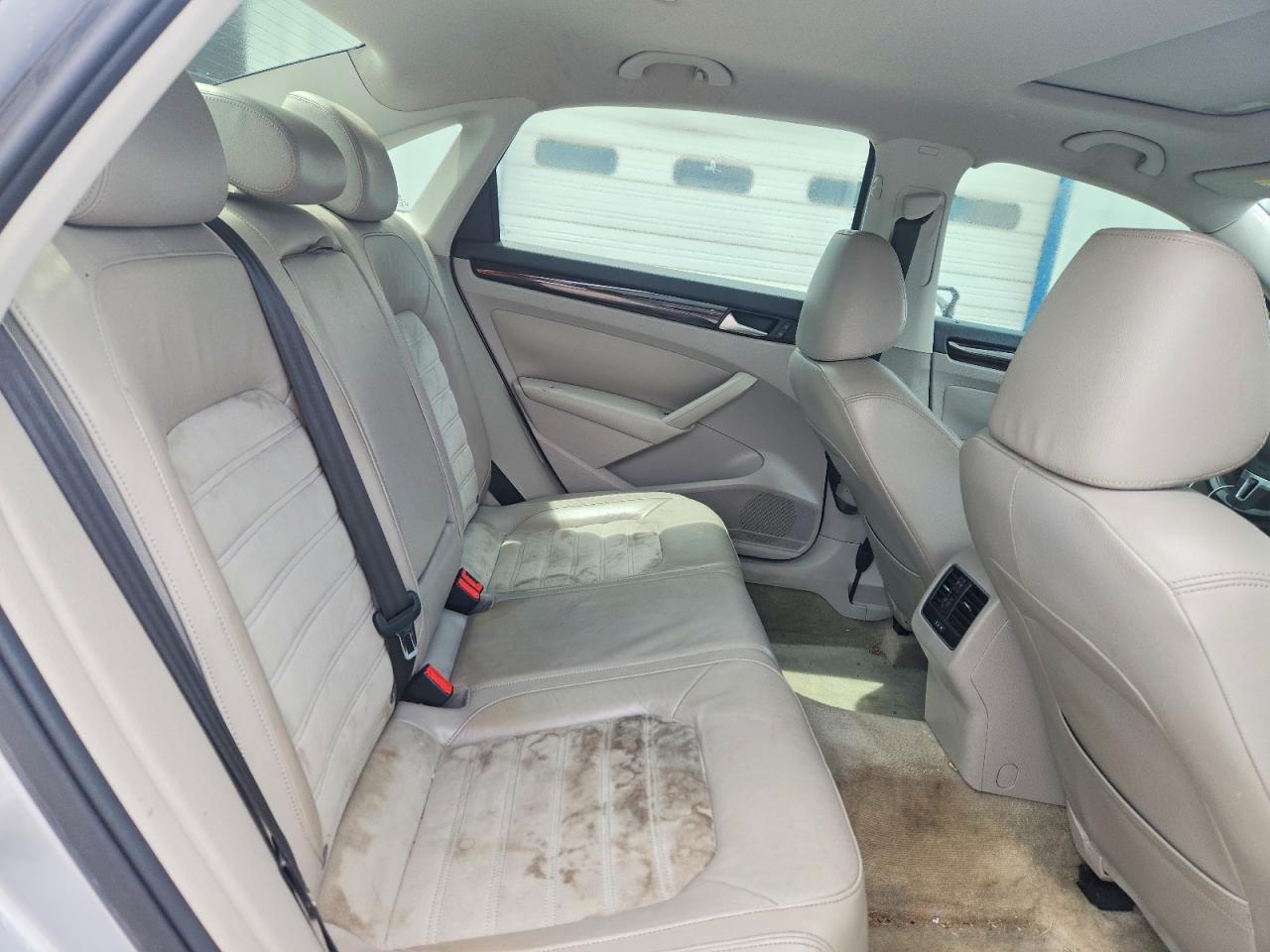 2015 Volkswagen Passat Sel Silver vin: 1VWCV7A34FC051800