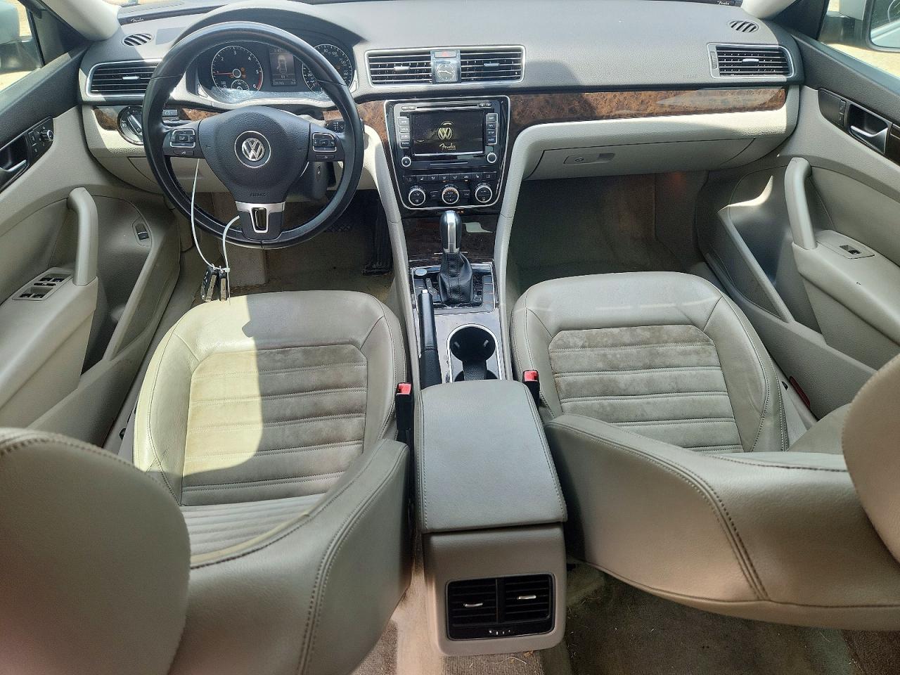 2015 Volkswagen Passat Sel Silver vin: 1VWCV7A34FC051800