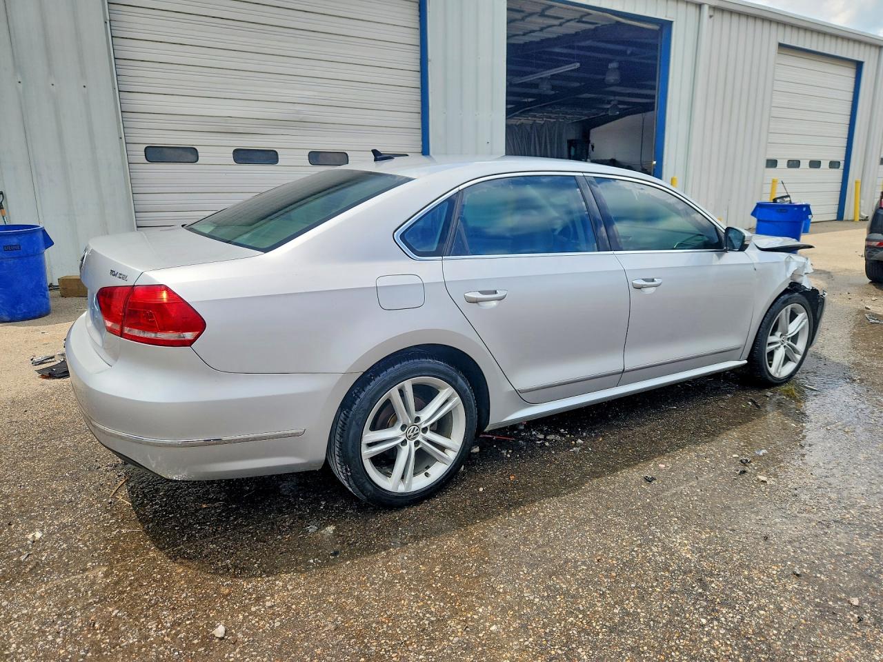 2015 Volkswagen Passat Sel Silver vin: 1VWCV7A34FC051800