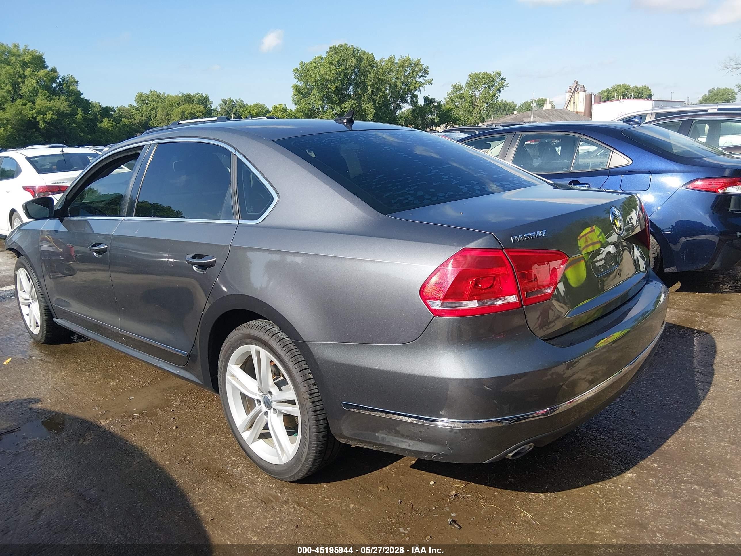 2015 Volkswagen Passat 2.0l Tdi Sel Premium Gray vin: 1VWCV7A34FC055166