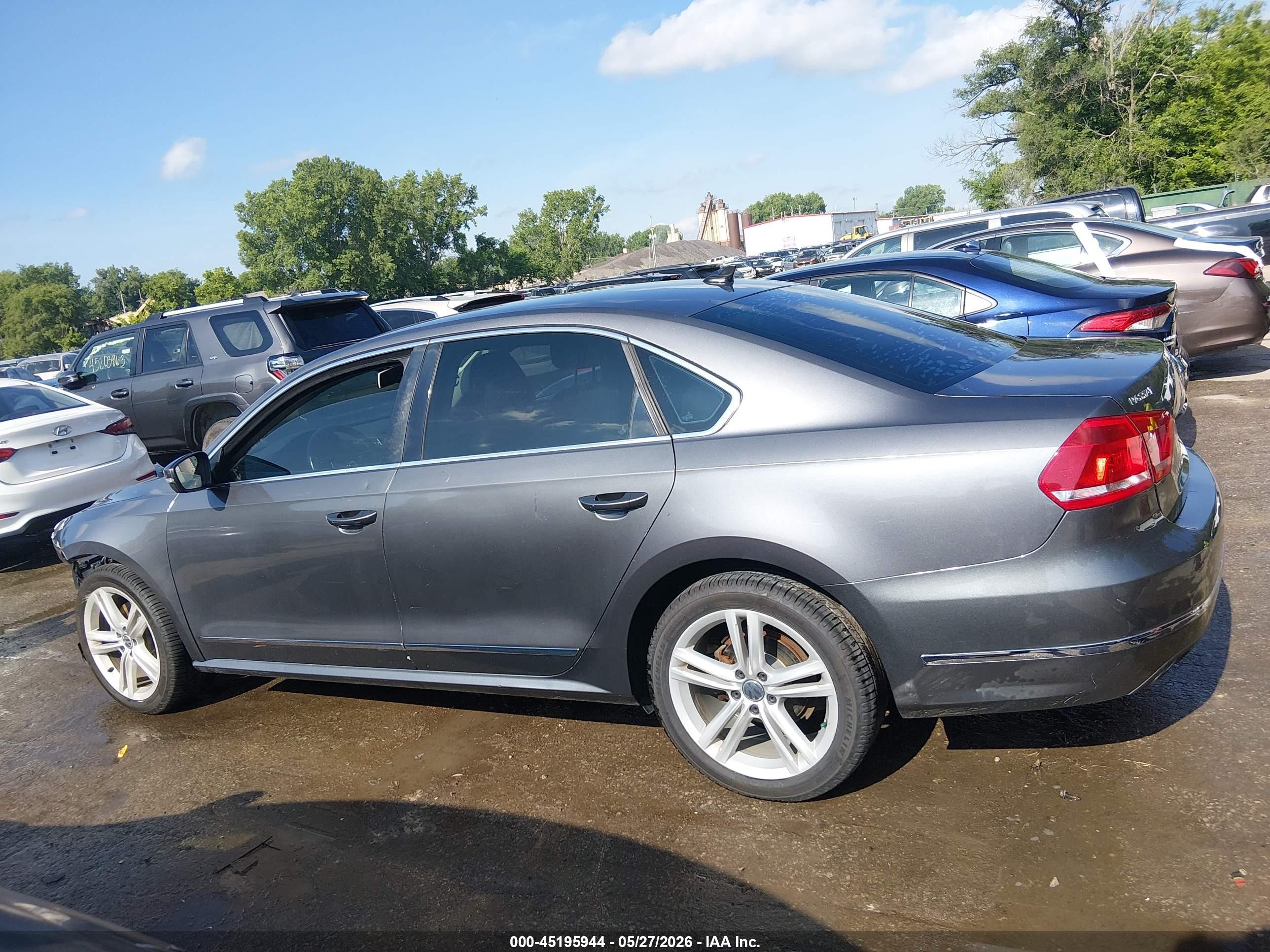 2015 Volkswagen Passat 2.0l Tdi Sel Premium Gray vin: 1VWCV7A34FC055166