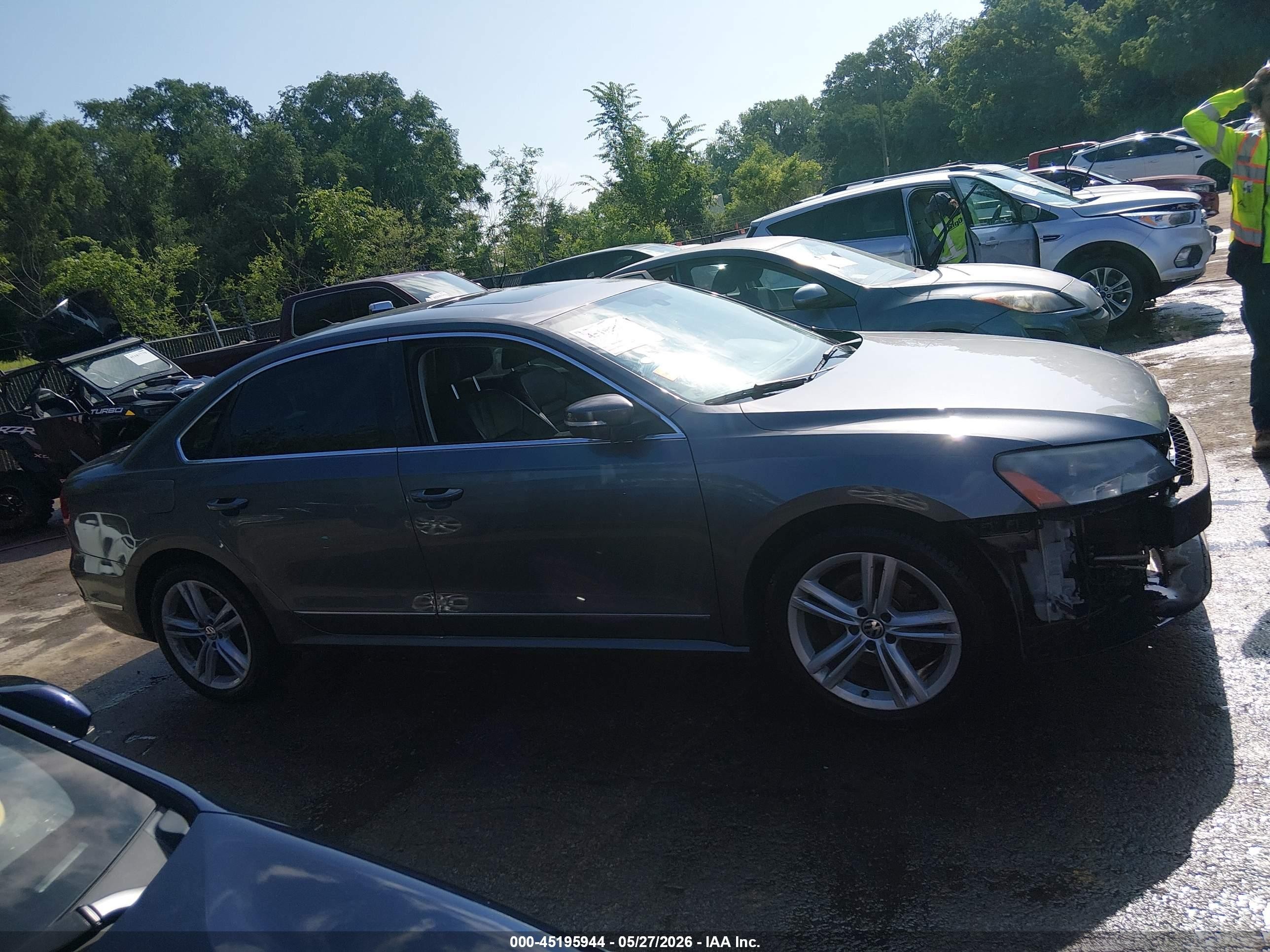 2015 Volkswagen Passat 2.0l Tdi Sel Premium Gray vin: 1VWCV7A34FC055166