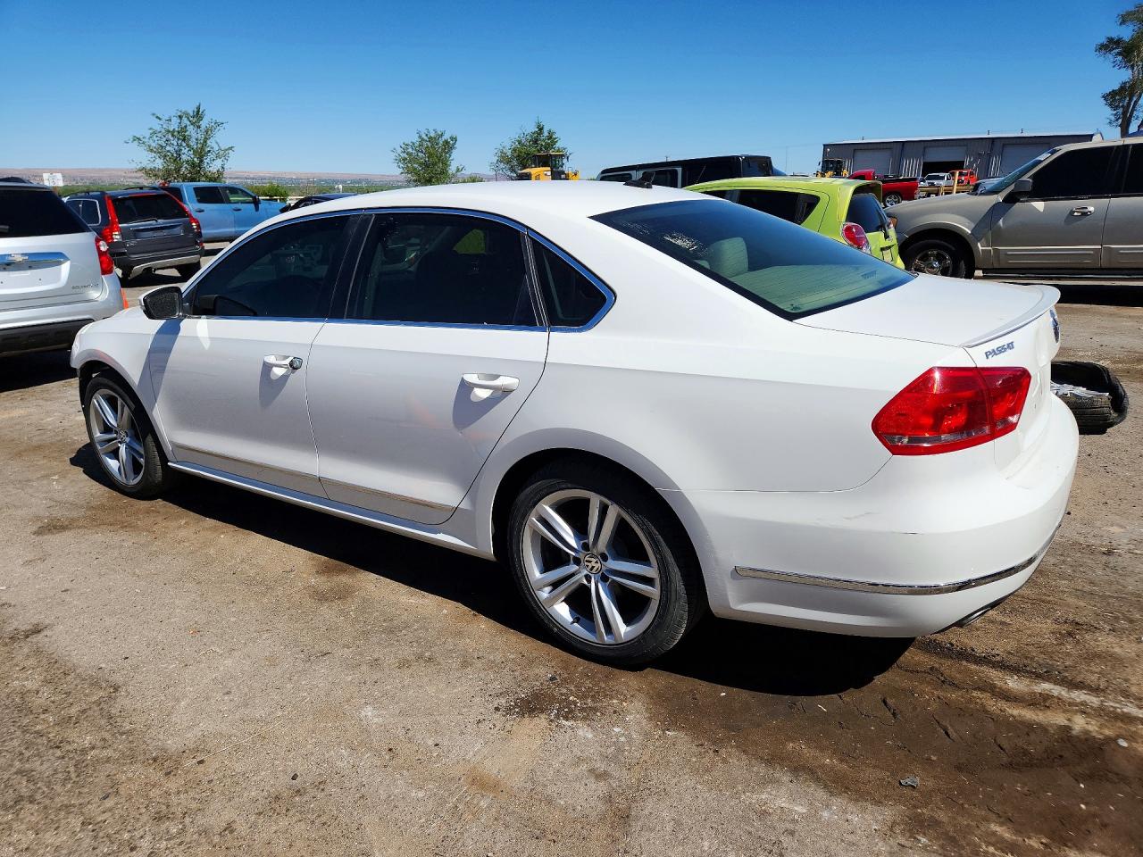 2015 Volkswagen Passat Sel White vin: 1VWCV7A34FC064790