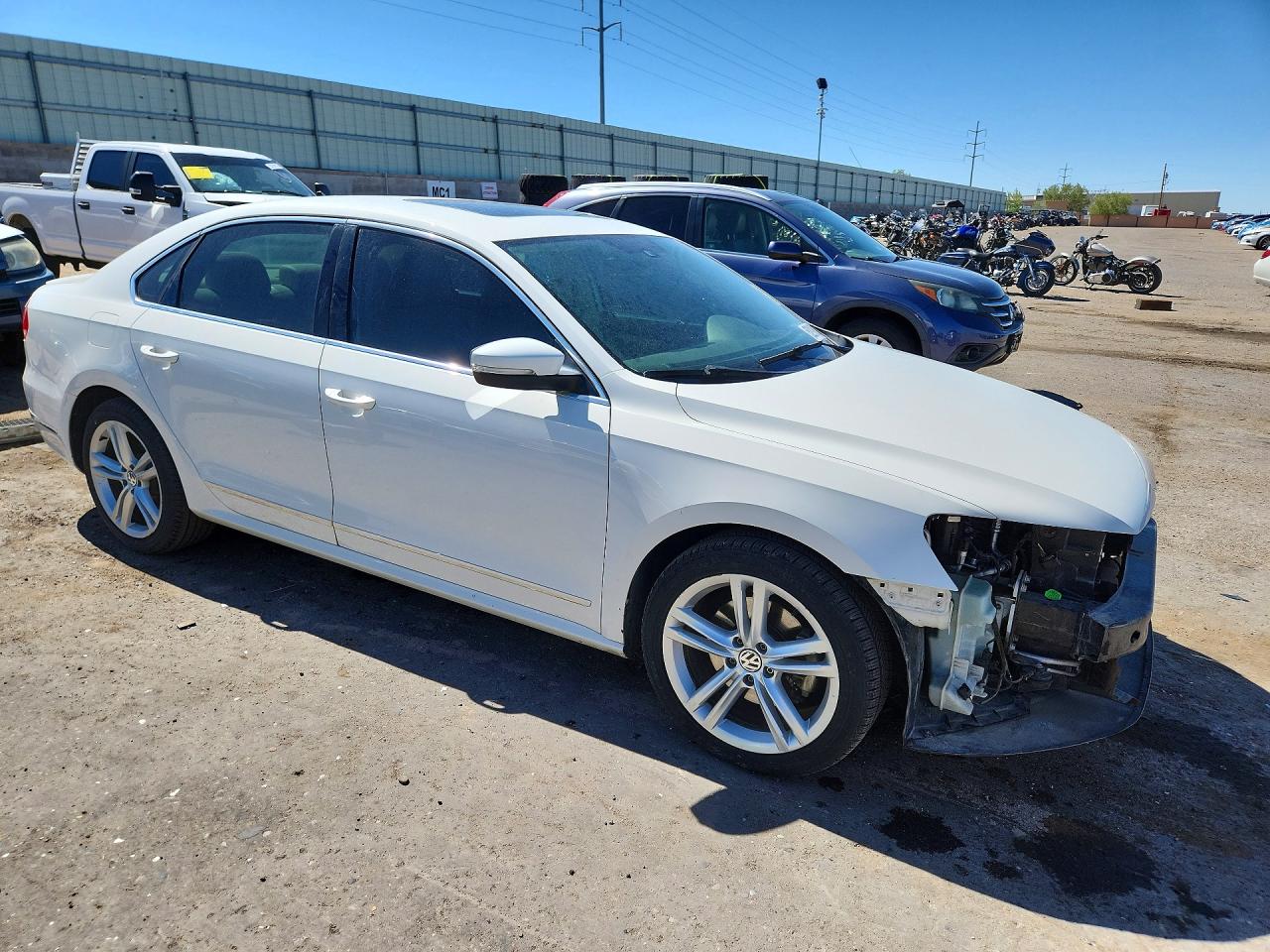 2015 Volkswagen Passat Sel White vin: 1VWCV7A34FC064790