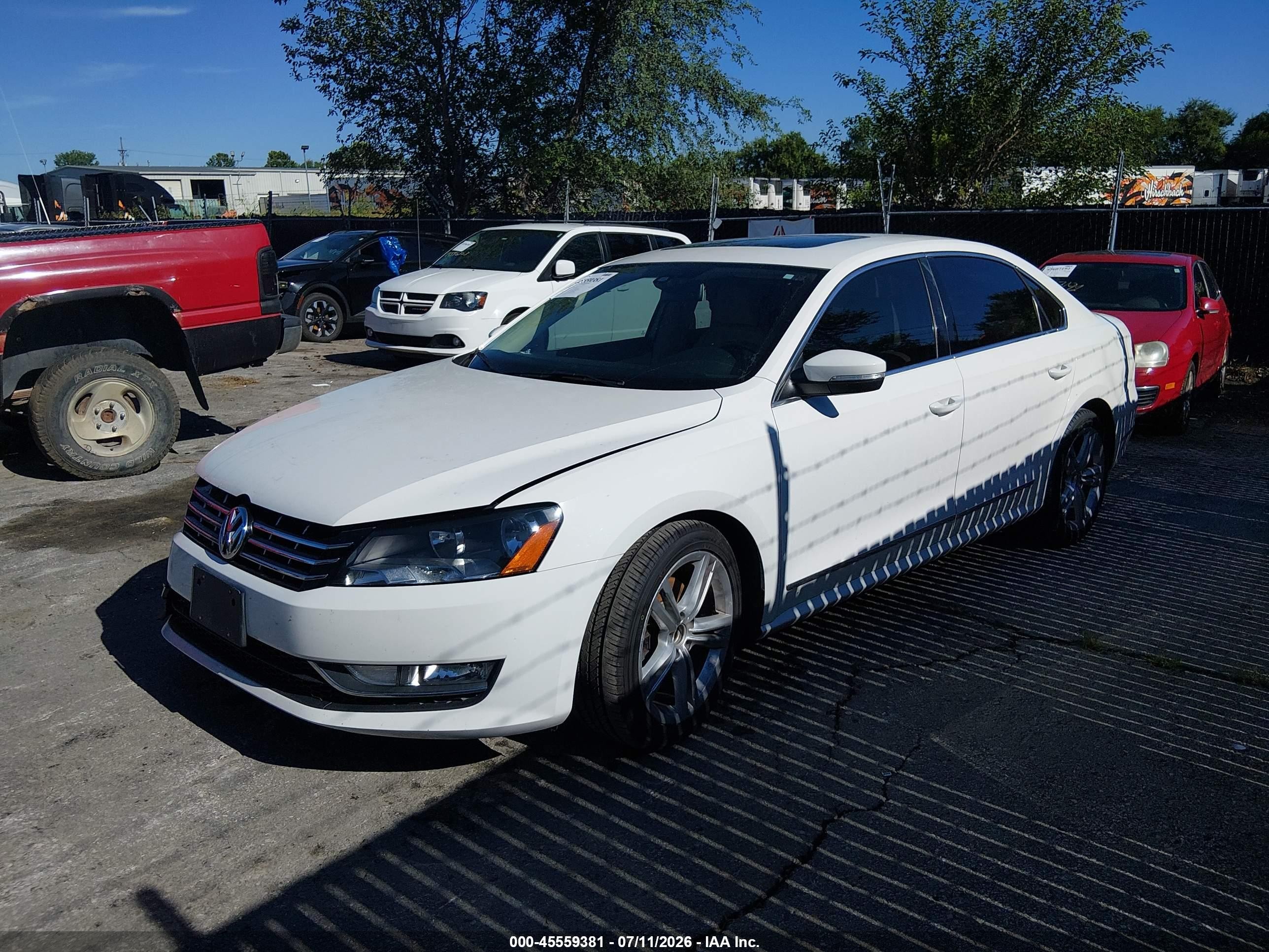 2015 Volkswagen Passat 2.0l Tdi Sel Premium White vin: 1VWCV7A34FC088765