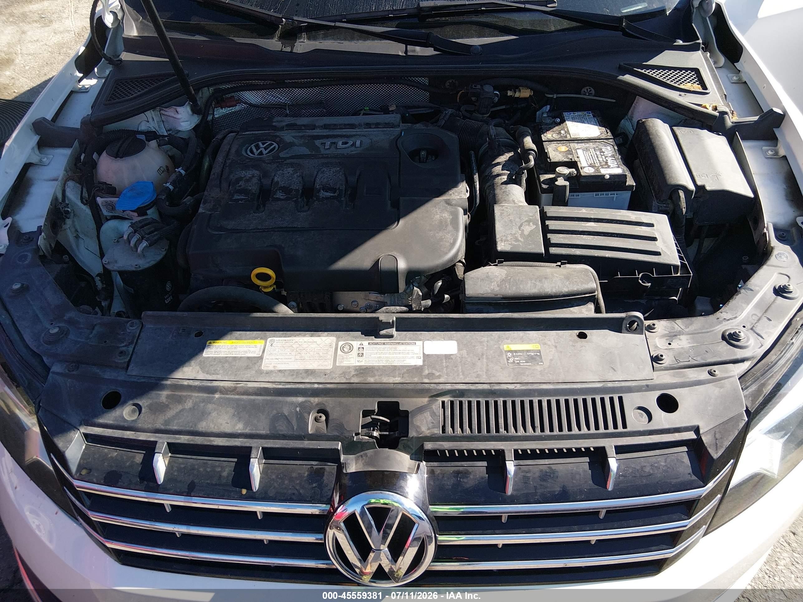 2015 Volkswagen Passat 2.0l Tdi Sel Premium White vin: 1VWCV7A34FC088765