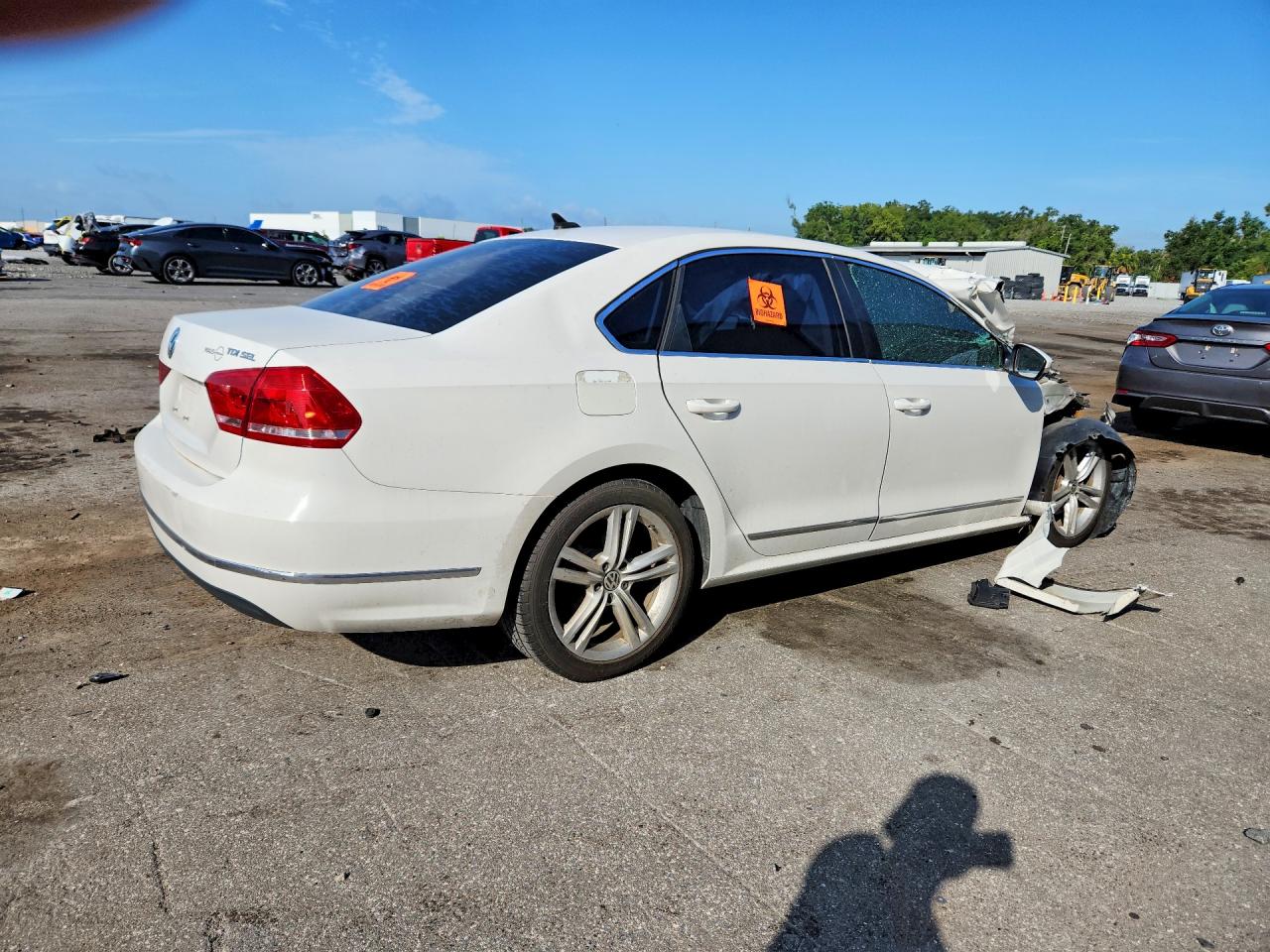 2015 Volkswagen Passat Sel White vin: 1VWCV7A34FC096977
