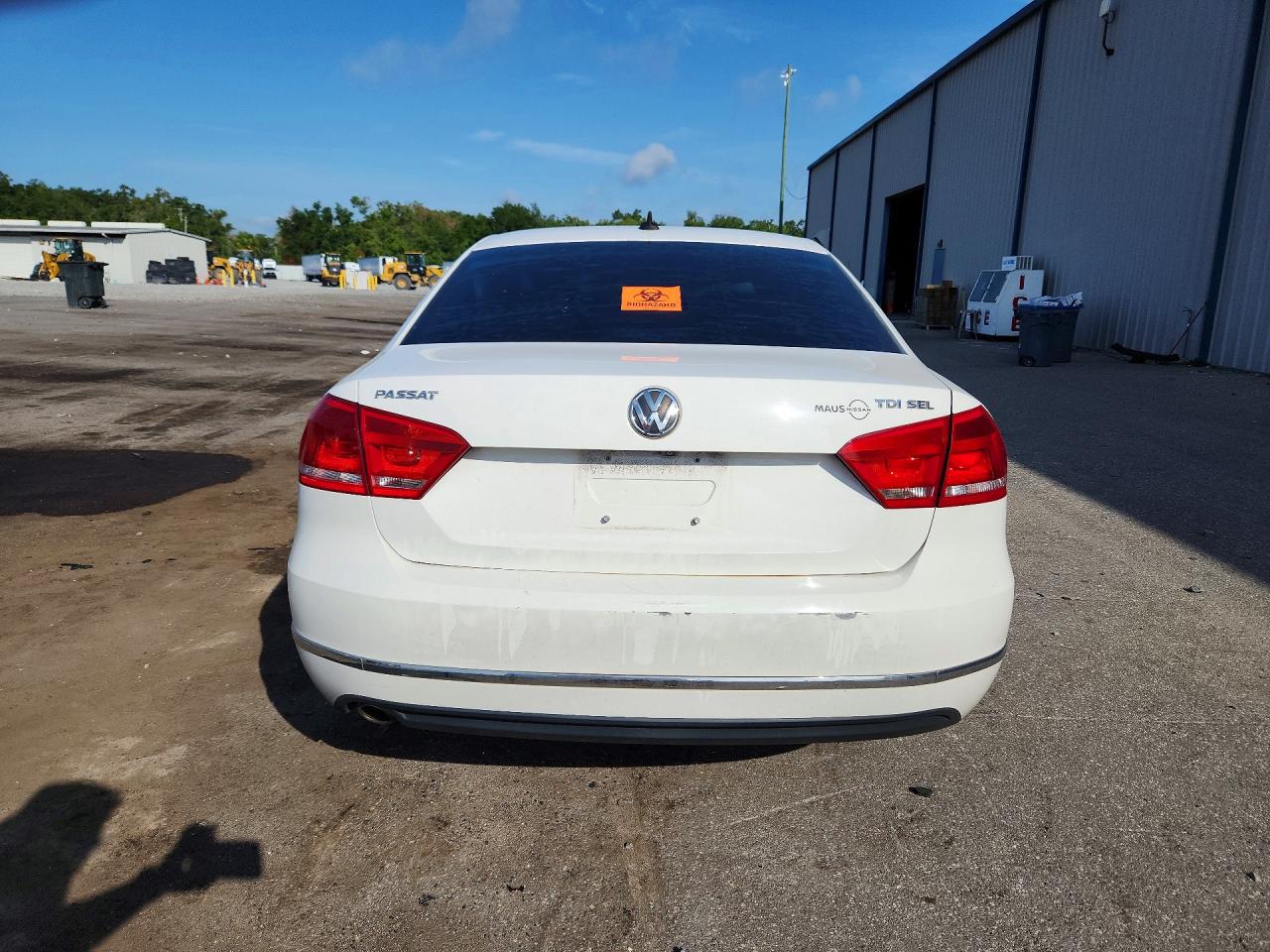 2015 Volkswagen Passat Sel White vin: 1VWCV7A34FC096977