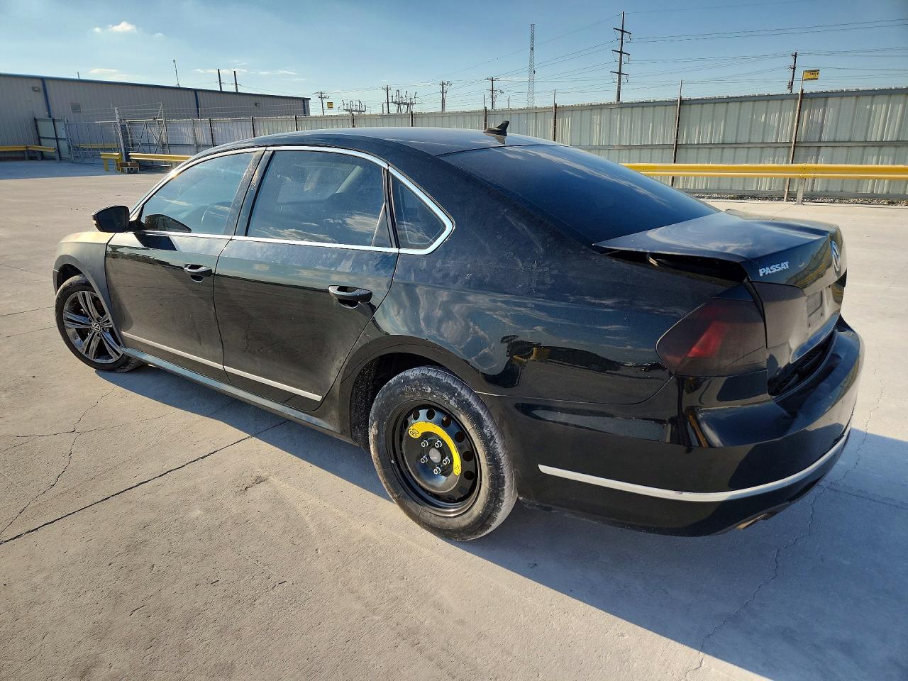 2015 Volkswagen Passat Sel Black vin: 1VWCV7A34FC121084