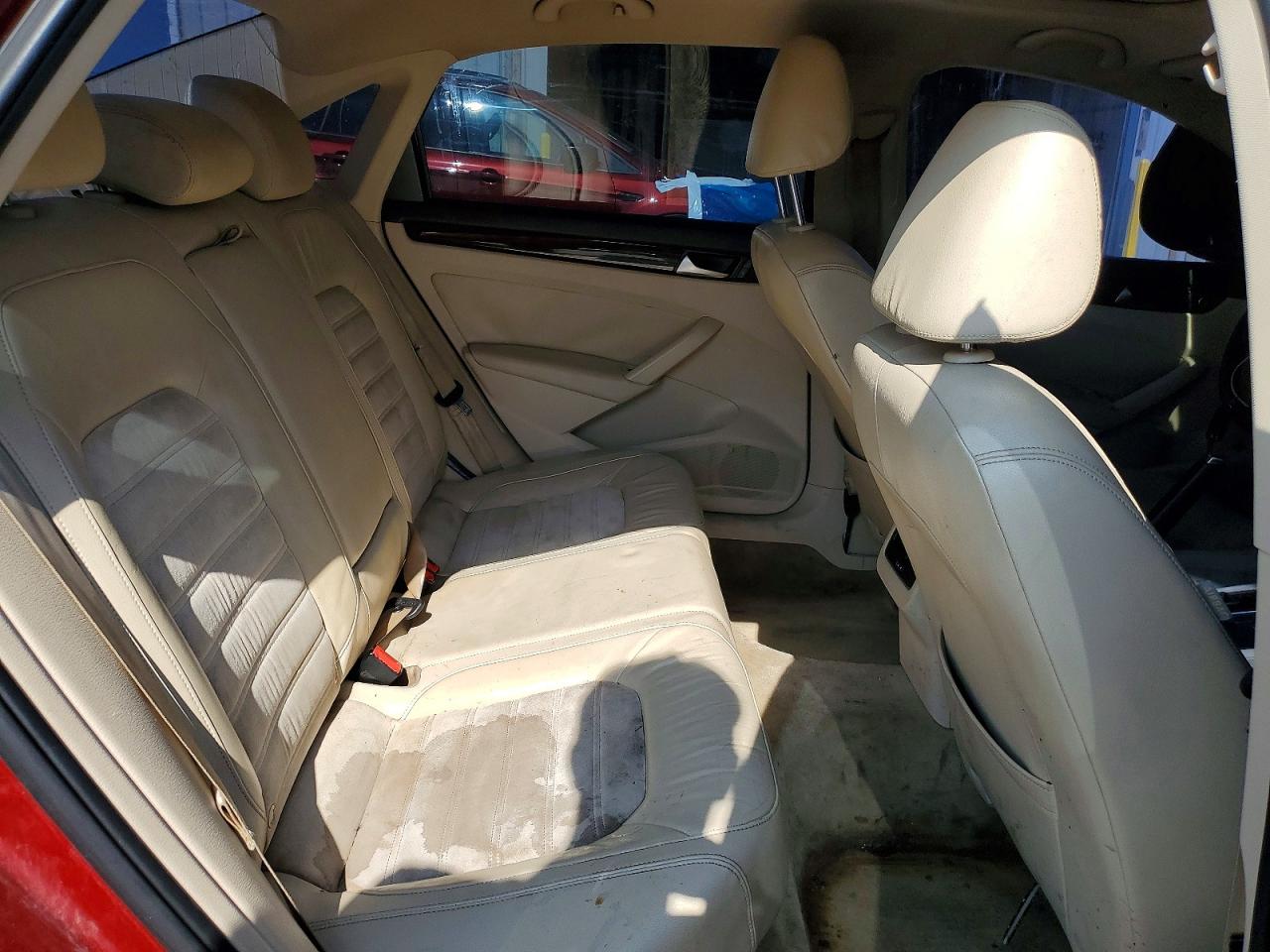 2015 Volkswagen Passat Sel Maroon vin: 1VWCV7A35FC009894