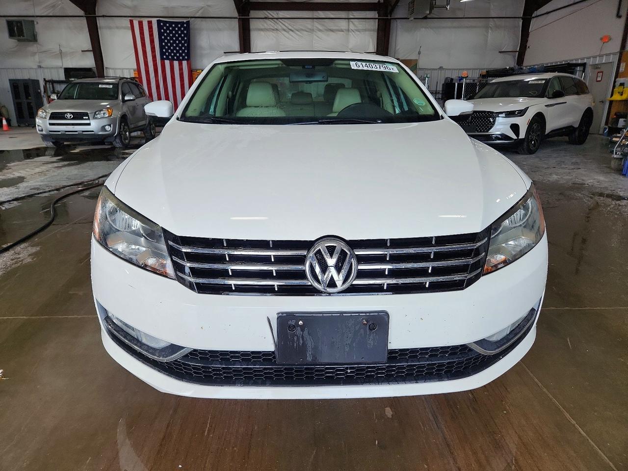 2015 Volkswagen Passat Sel White vin: 1VWCV7A35FC084949
