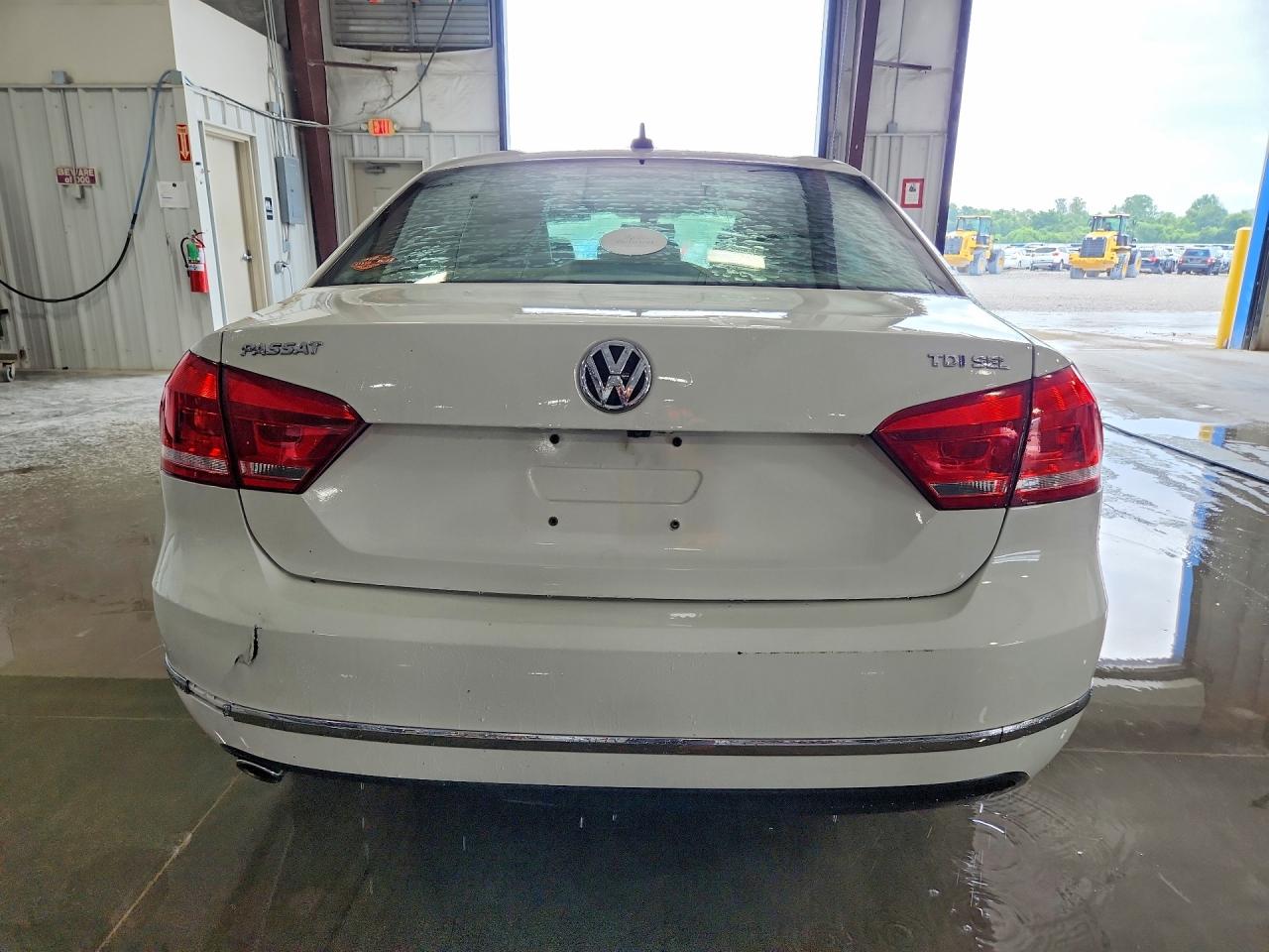 2015 Volkswagen Passat Sel White vin: 1VWCV7A35FC084949