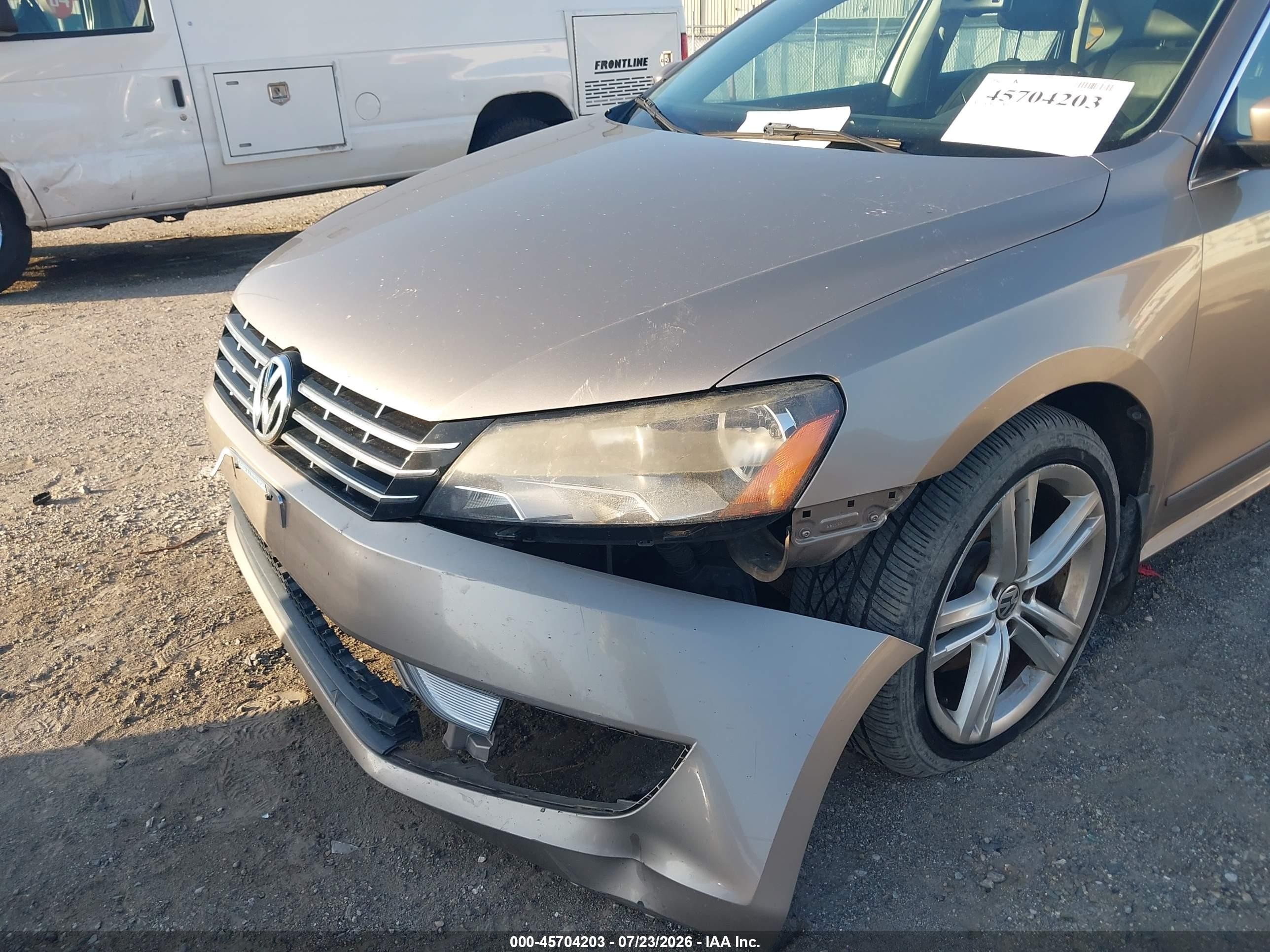 2015 Volkswagen Passat 2.0l Tdi Sel Premium Gray vin: 1VWCV7A36FC007233