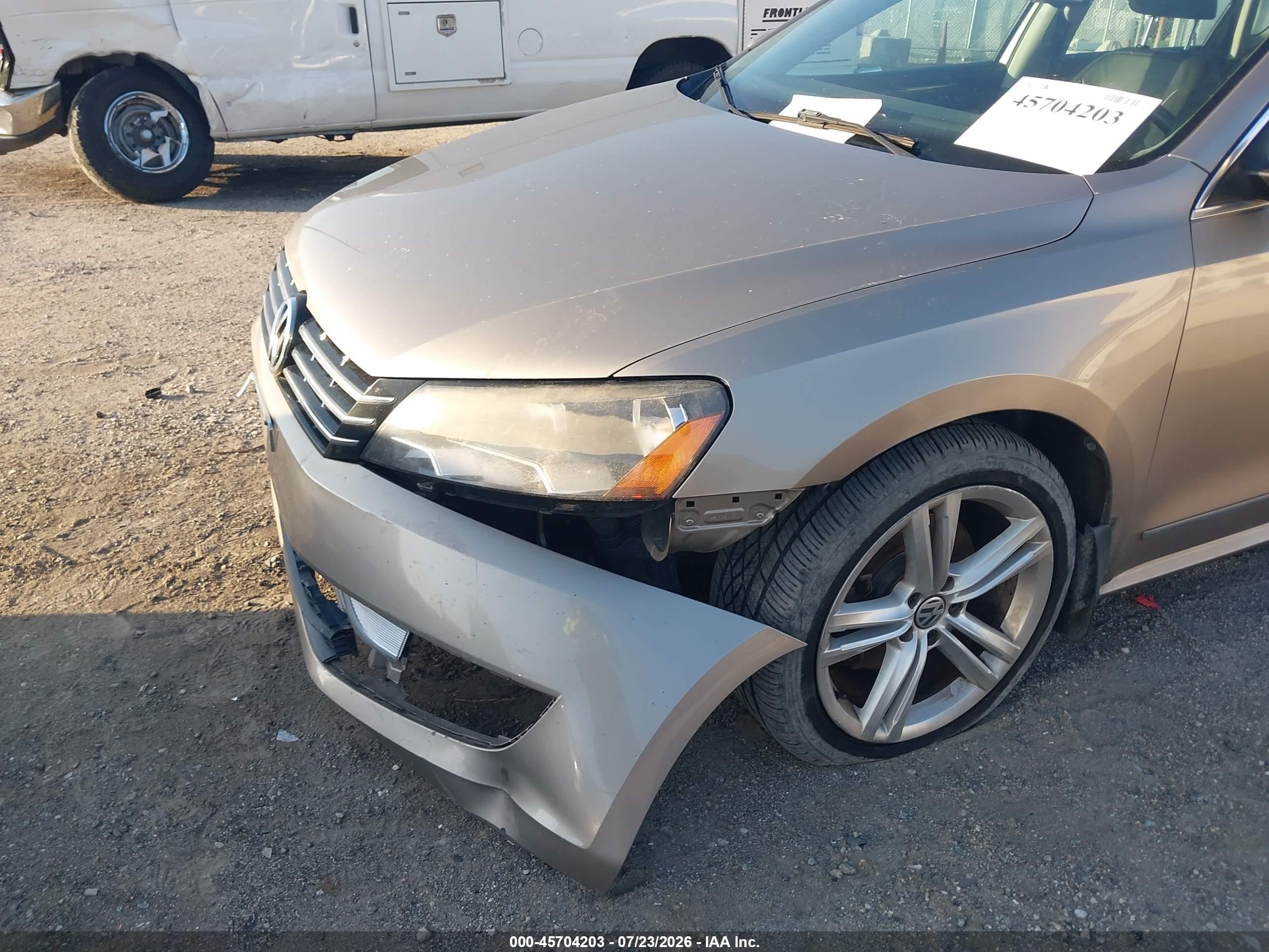 2015 Volkswagen Passat 2.0l Tdi Sel Premium Gray vin: 1VWCV7A36FC007233