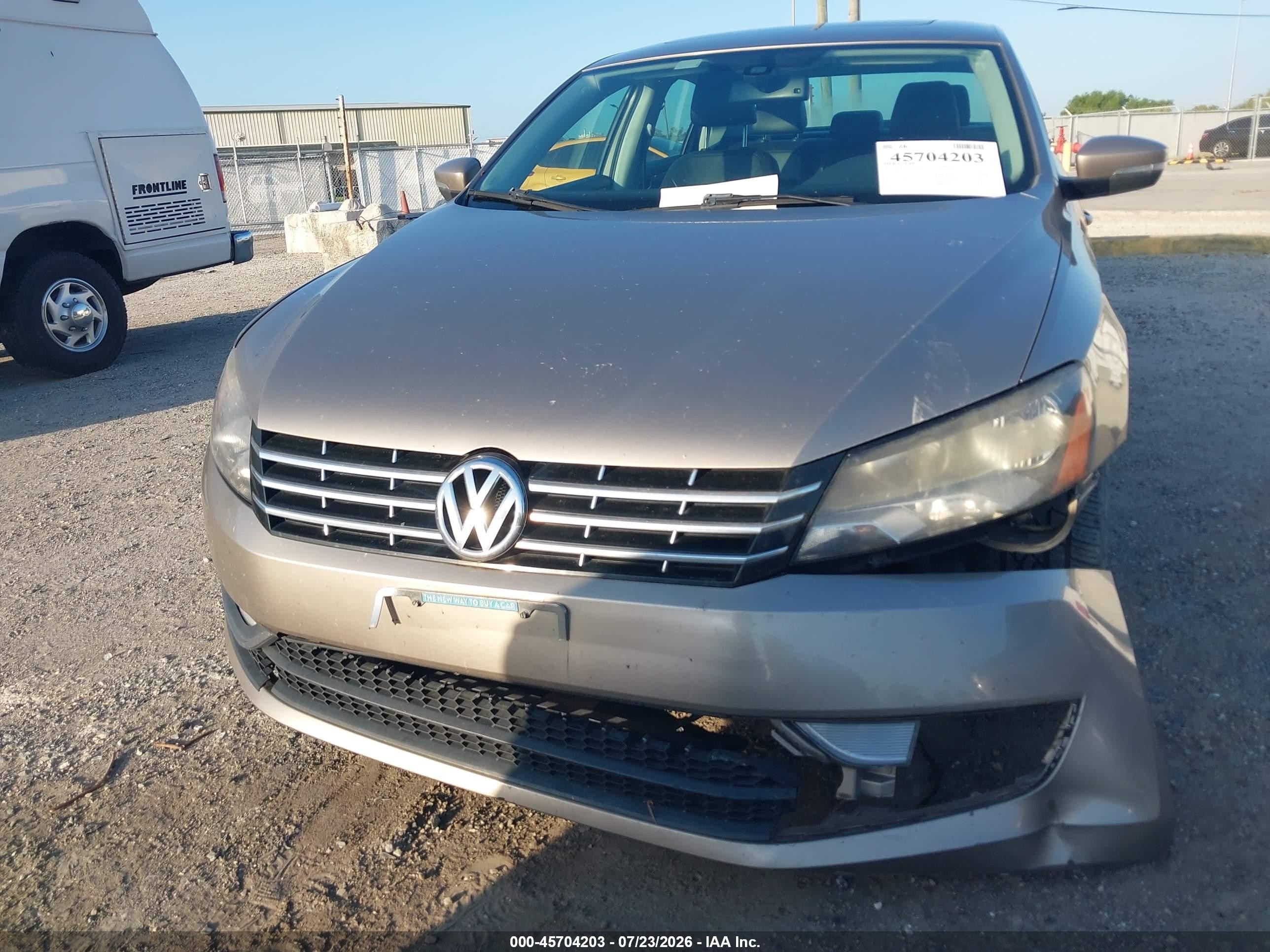 2015 Volkswagen Passat 2.0l Tdi Sel Premium Gray vin: 1VWCV7A36FC007233