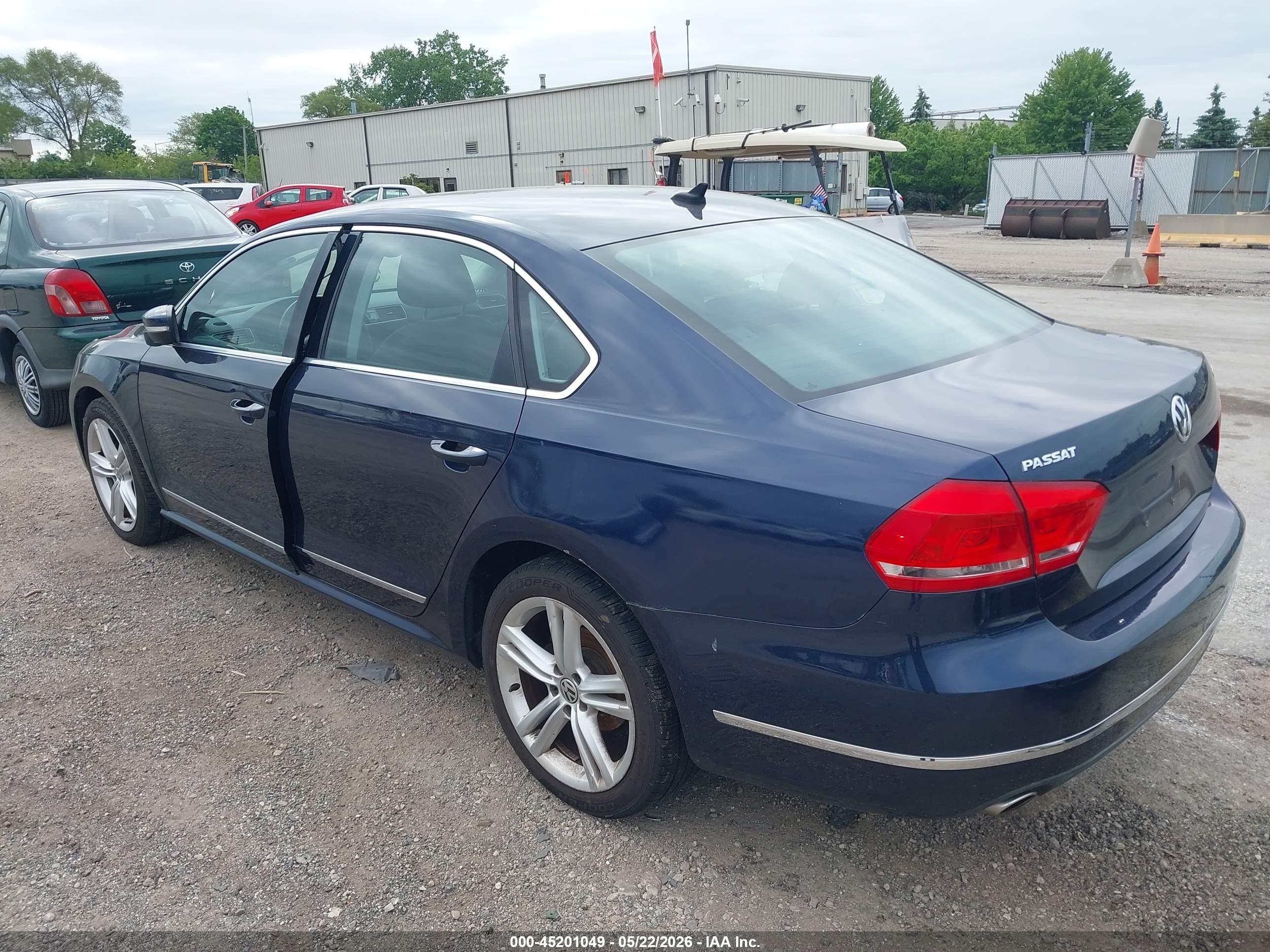 2015 Volkswagen Passat 2.0l Tdi Sel Premium Dark Blue vin: 1VWCV7A36FC038367