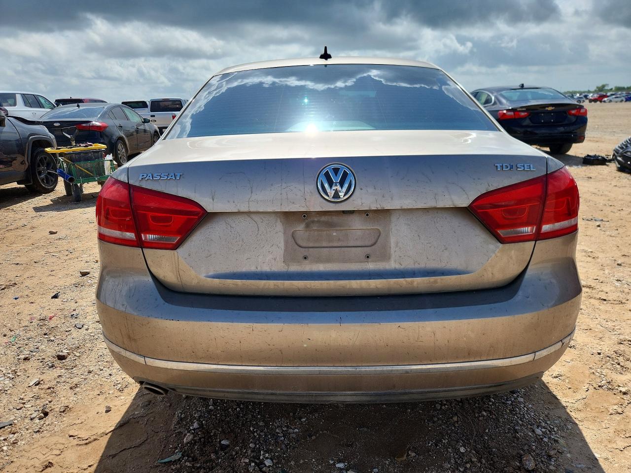 2015 Volkswagen Passat Sel Tan vin: 1VWCV7A36FC048512