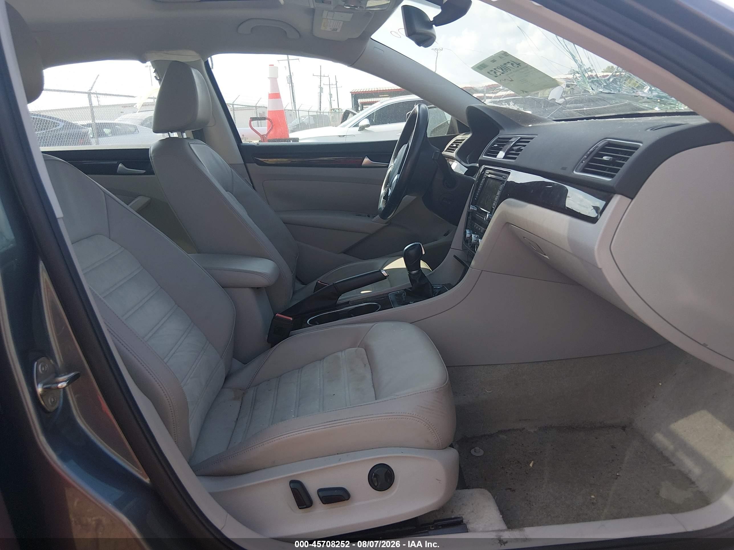 2015 Volkswagen Passat 2.0l Tdi Sel Premium Gray vin: 1VWCV7A36FC065164
