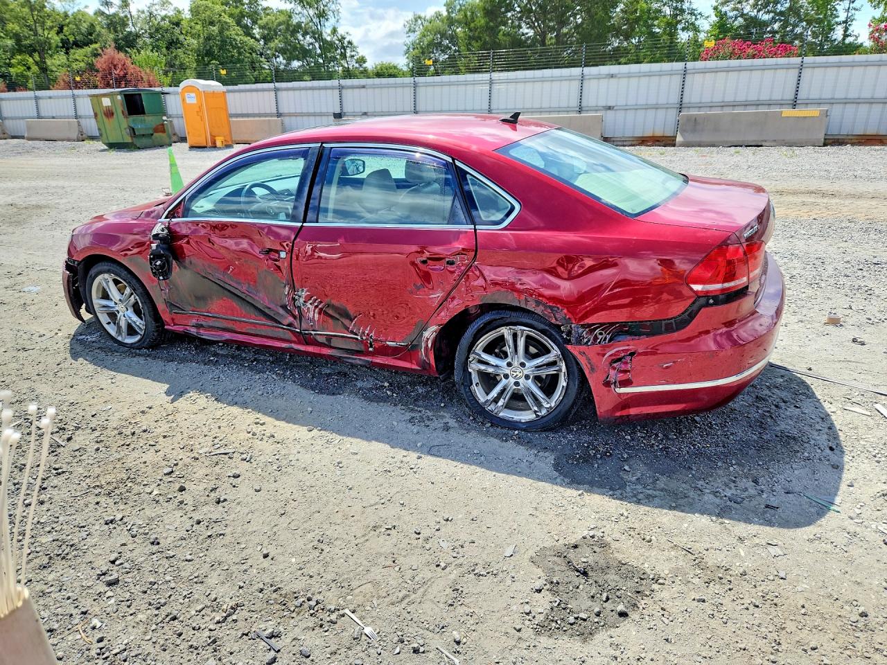 2015 Volkswagen Passat Sel Red vin: 1VWCV7A36FC121250