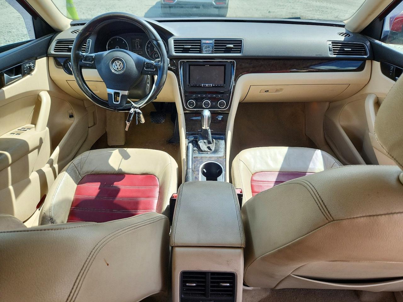 2015 Volkswagen Passat Sel Red vin: 1VWCV7A36FC121250