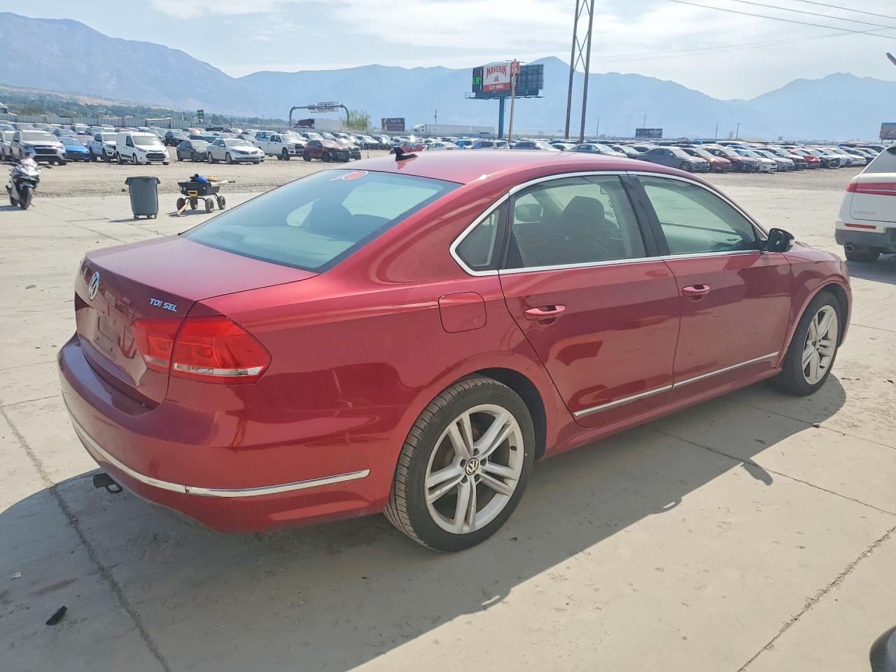 2015 Volkswagen Passat Sel Красный vin: 1VWCV7A37FC012960