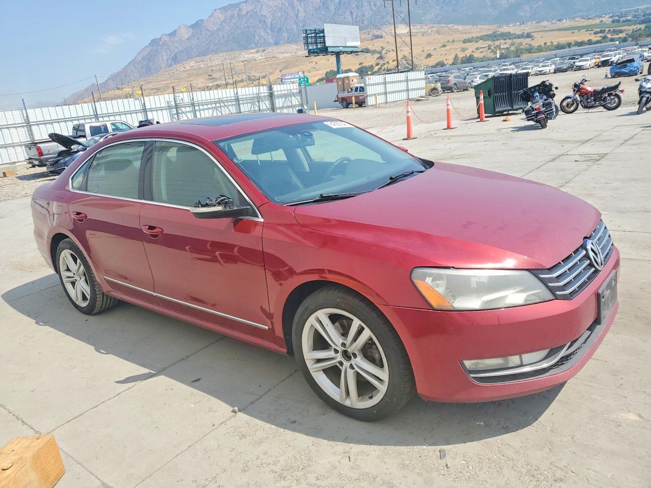2015 Volkswagen Passat Sel Красный vin: 1VWCV7A37FC012960