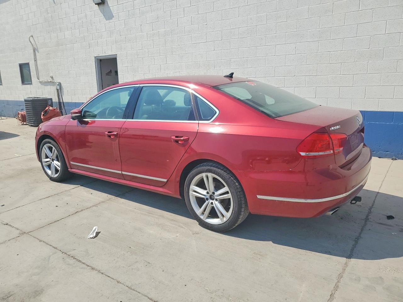 2015 Volkswagen Passat Sel Красный vin: 1VWCV7A37FC012960