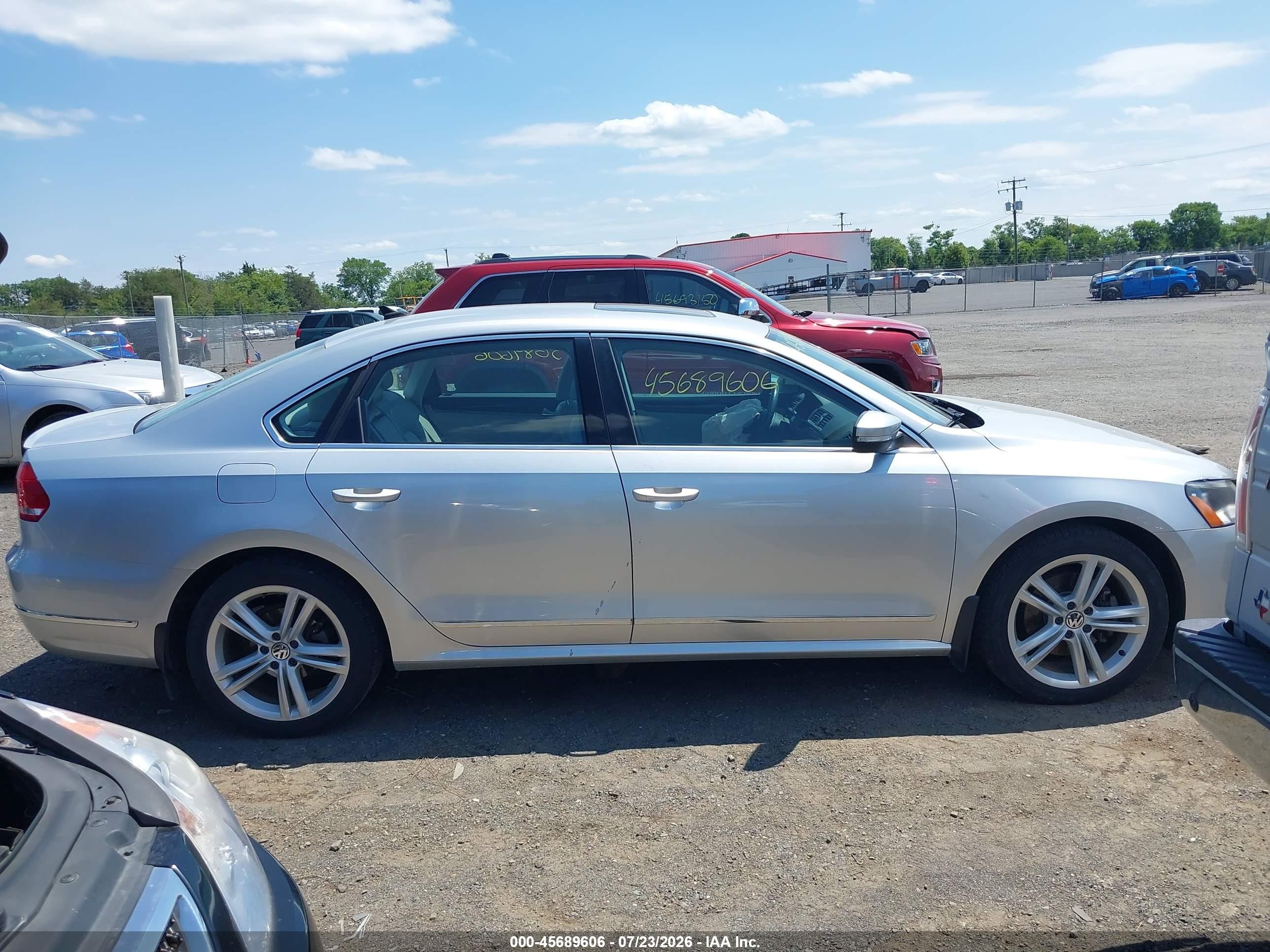 2015 Volkswagen Passat 2.0l Tdi Sel Premium Silver vin: 1VWCV7A38FC032571