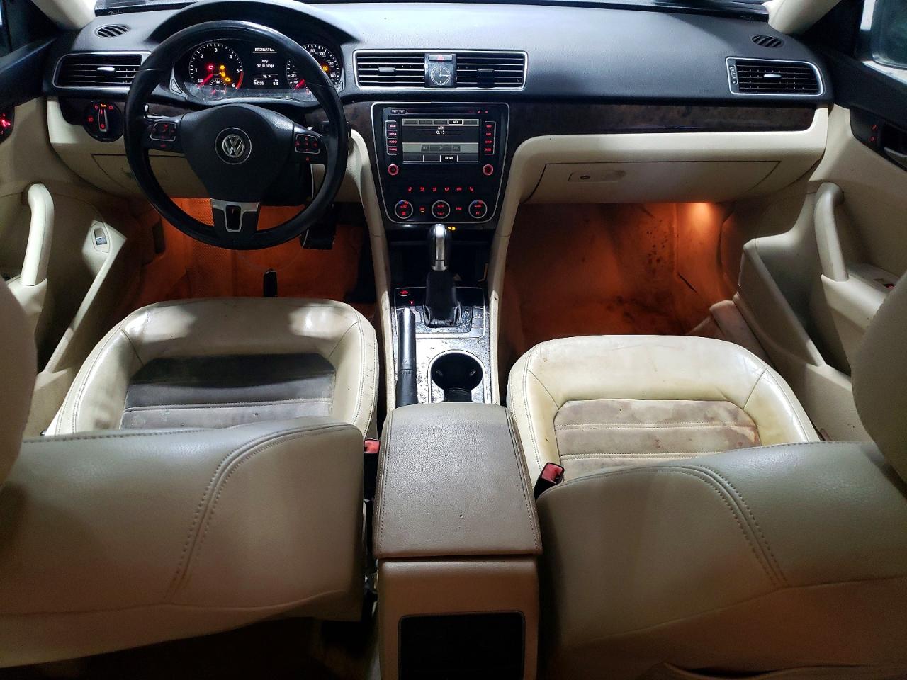 2015 Volkswagen Passat Sel Черный vin: 1VWCV7A38FC033882