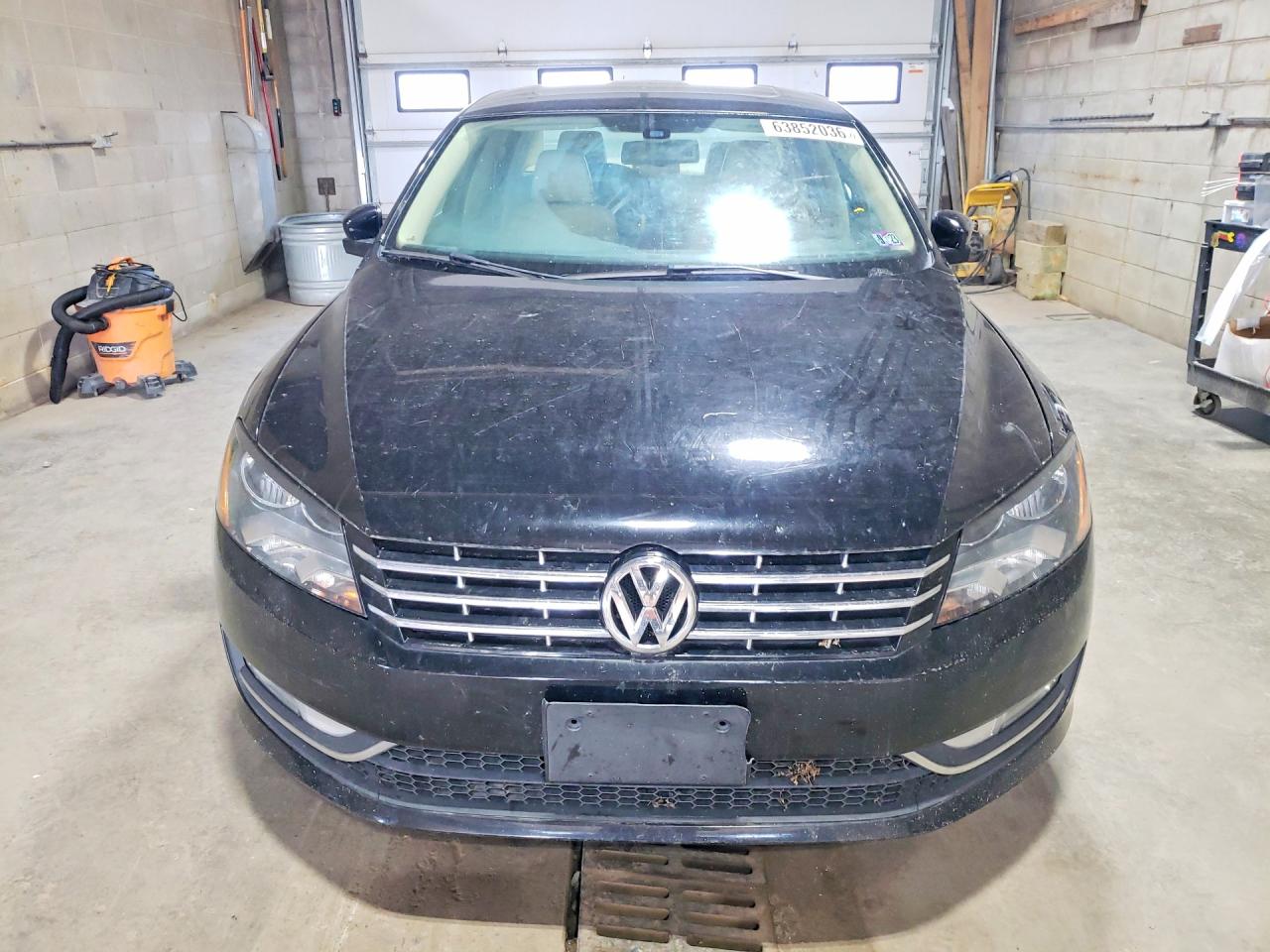 2015 Volkswagen Passat Sel Черный vin: 1VWCV7A38FC033882