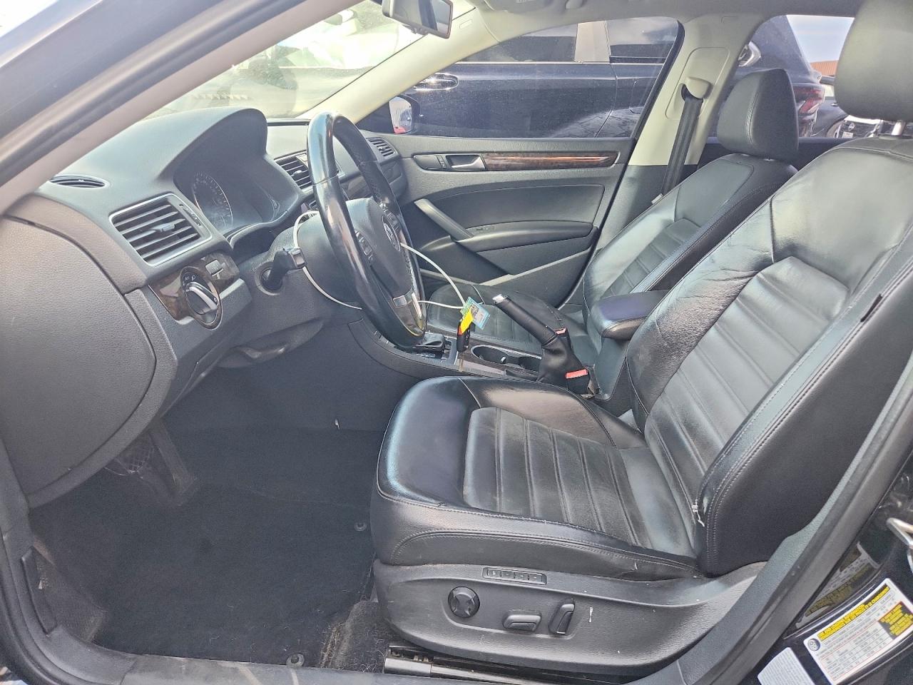 2015 Volkswagen Passat Sel Black vin: 1VWCV7A38FC036071
