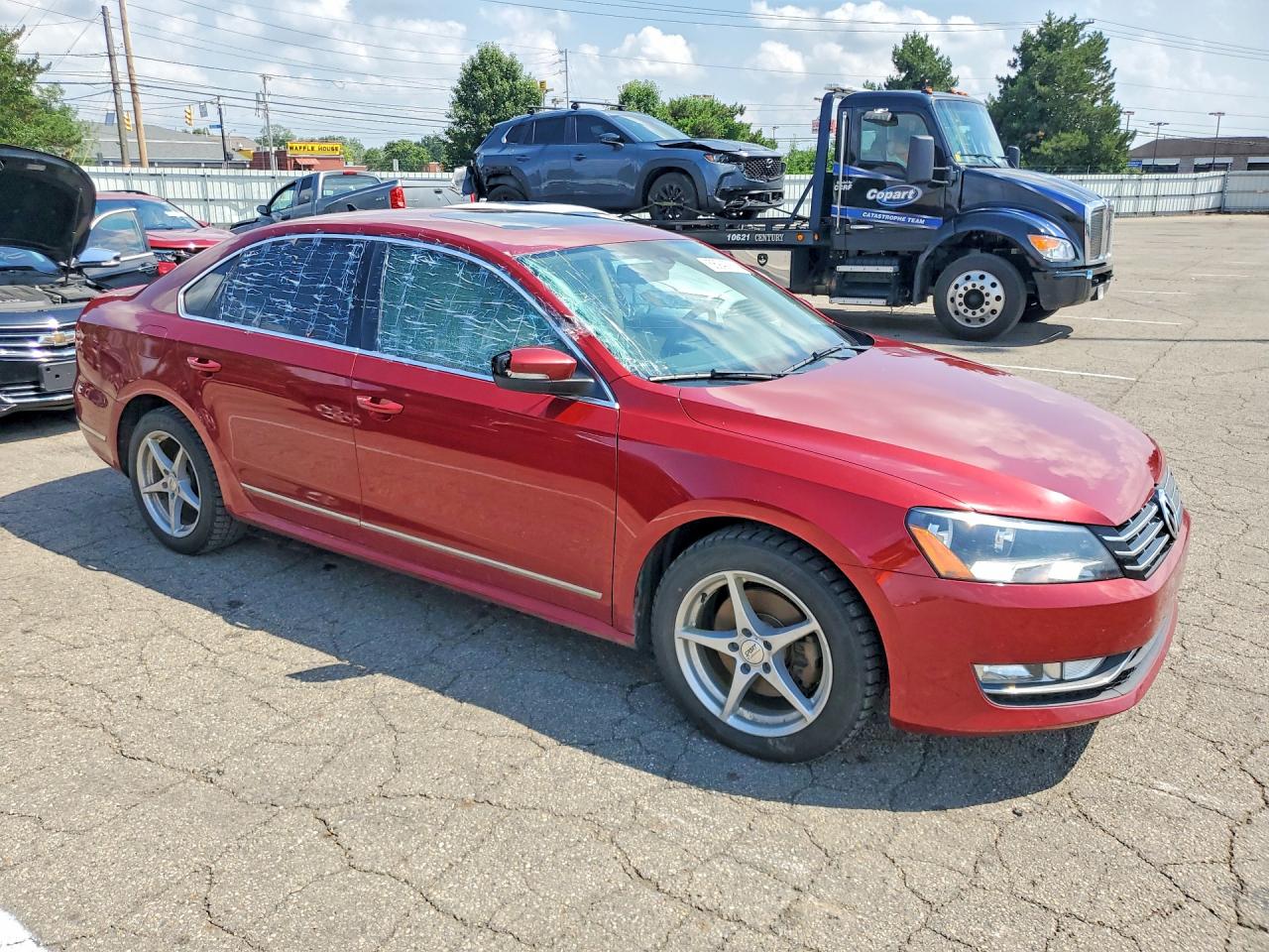 2015 Volkswagen Passat Sel Red vin: 1VWCV7A38FC068602
