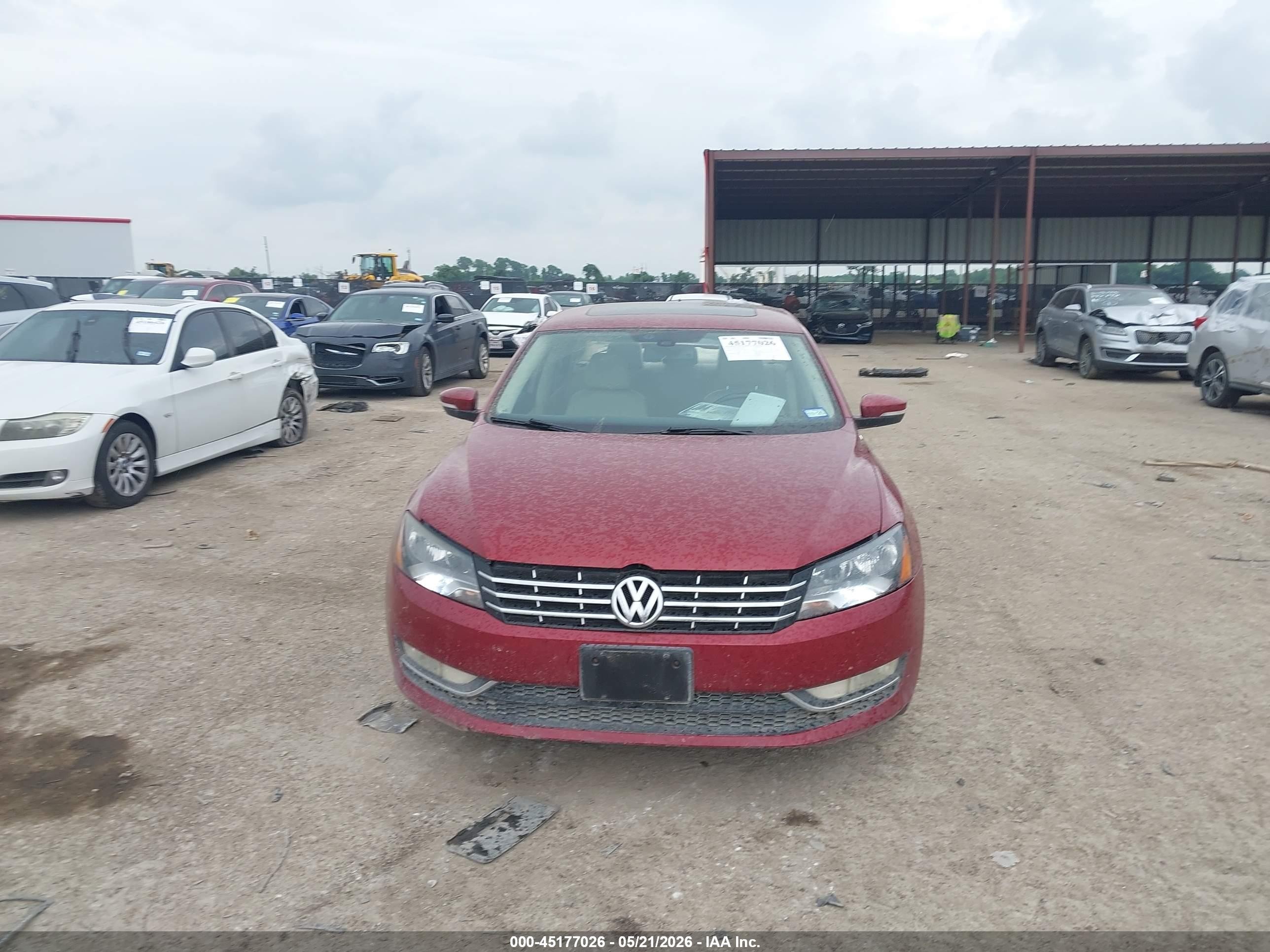 2015 Volkswagen Passat 2.0l Tdi Sel Premium Red vin: 1VWCV7A38FC108550