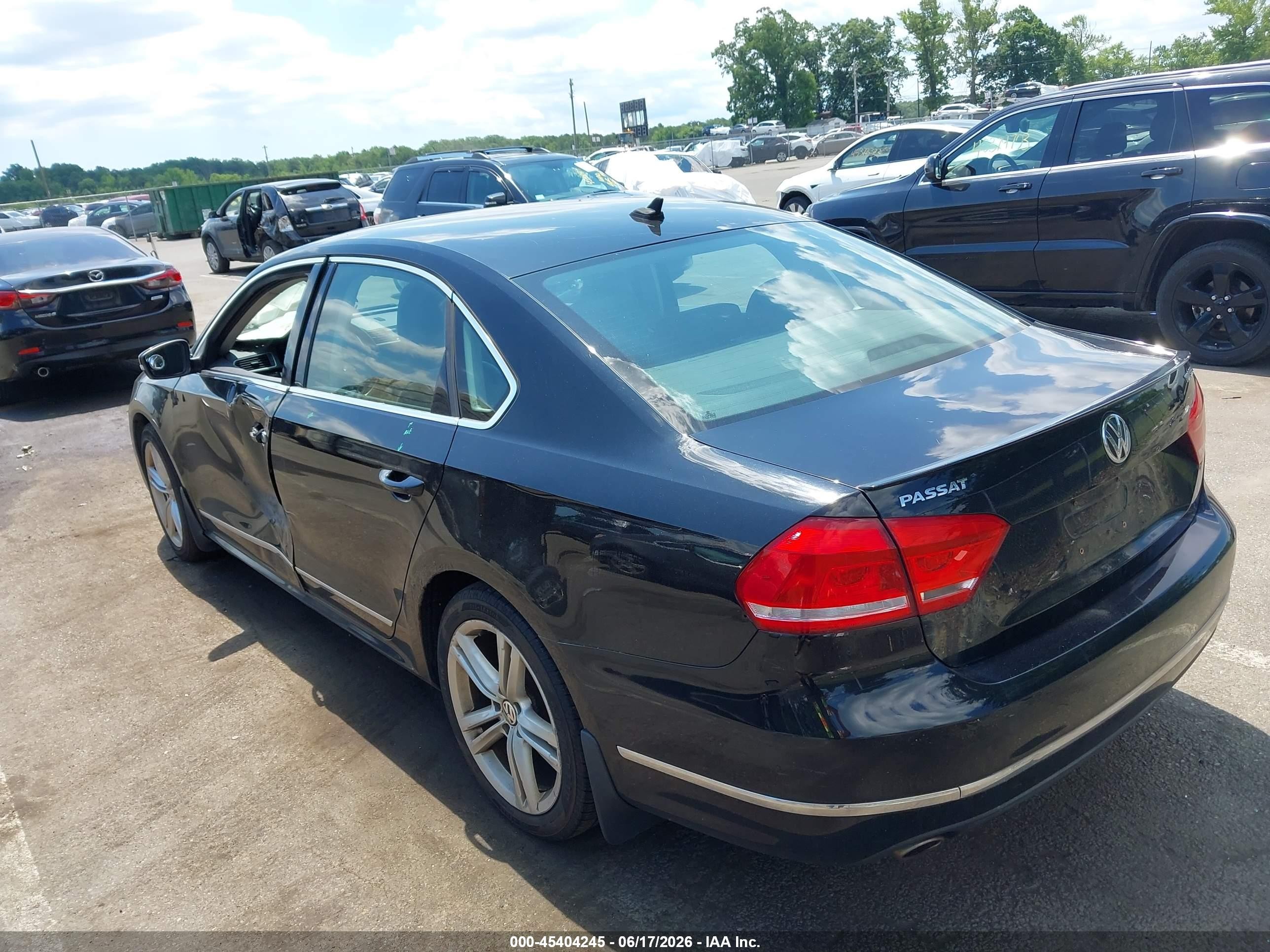 2015 Volkswagen Passat 2.0l Tdi Sel Premium Черный vin: 1VWCV7A39FC054806