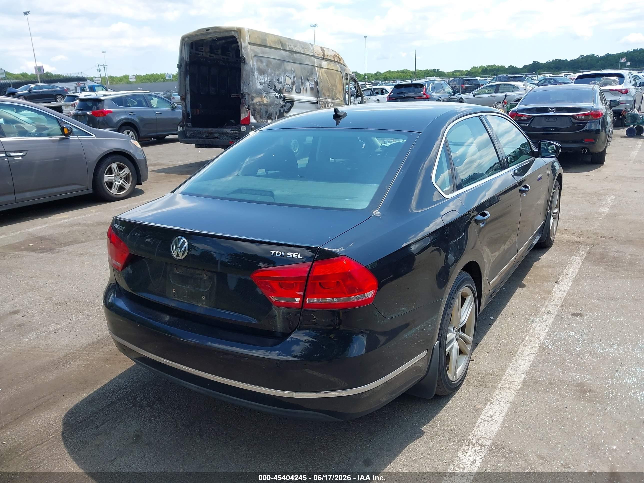 2015 Volkswagen Passat 2.0l Tdi Sel Premium Черный vin: 1VWCV7A39FC054806