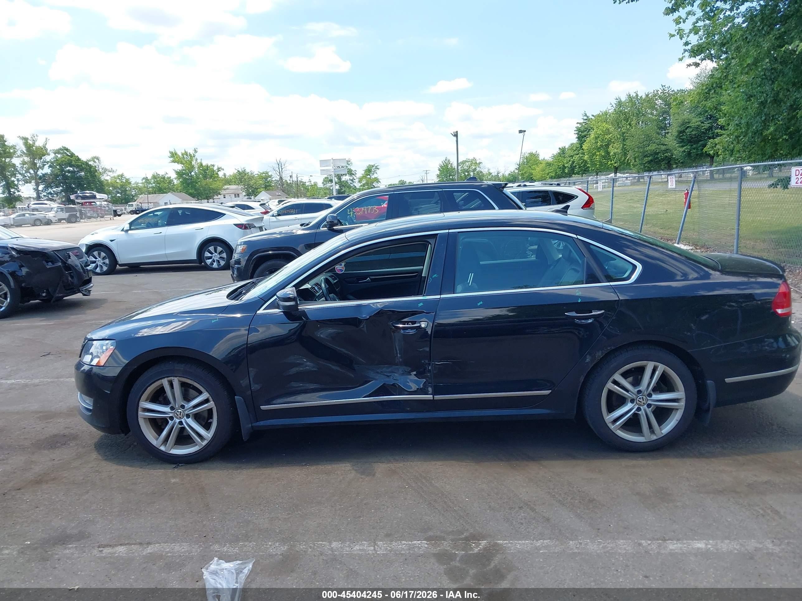 2015 Volkswagen Passat 2.0l Tdi Sel Premium Черный vin: 1VWCV7A39FC054806