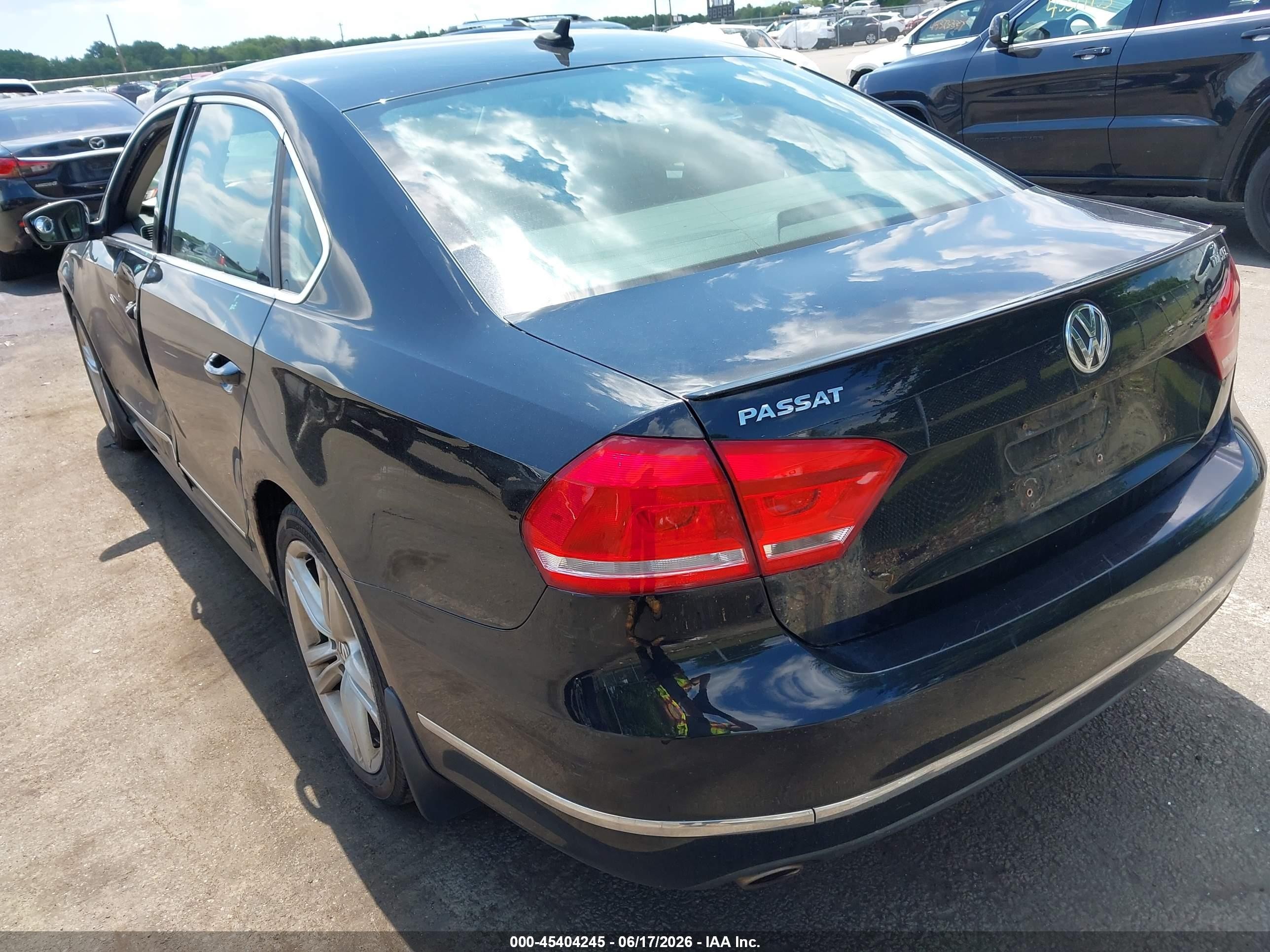 2015 Volkswagen Passat 2.0l Tdi Sel Premium Черный vin: 1VWCV7A39FC054806