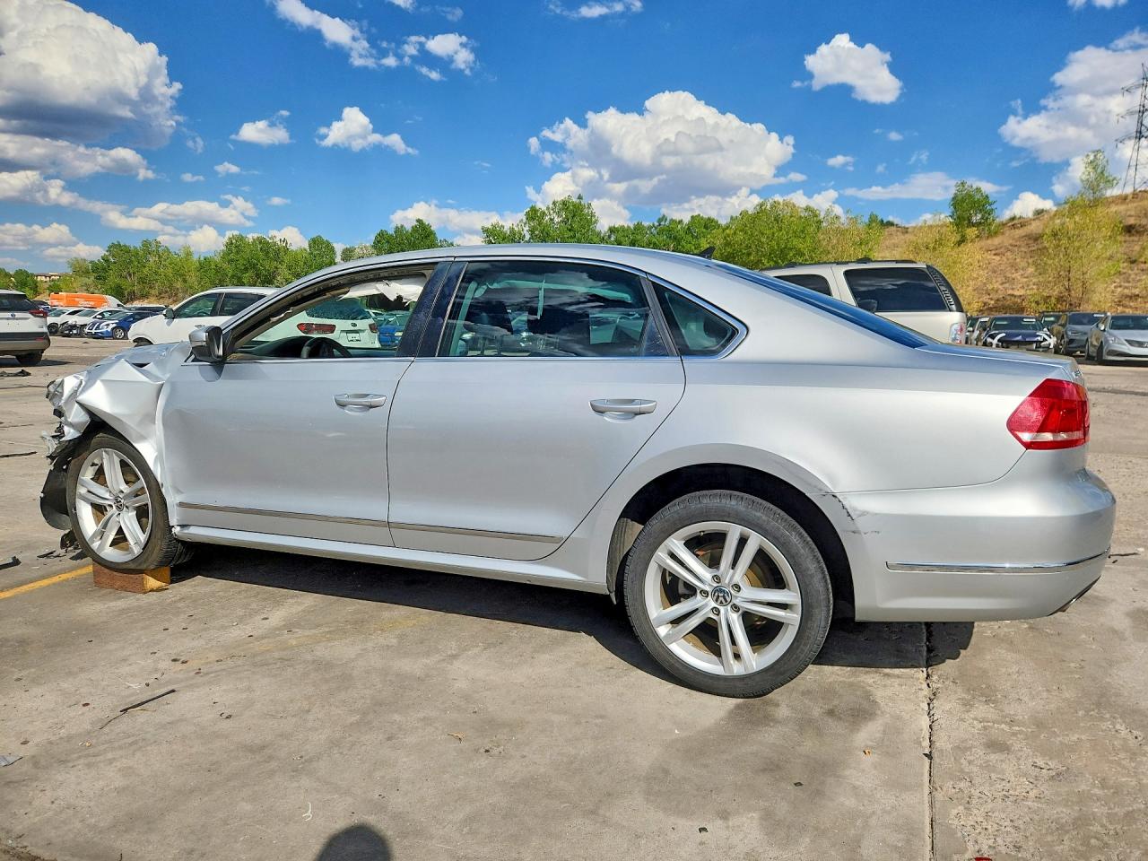 2015 Volkswagen Passat Sel Silver vin: 1VWCV7A39FC061111
