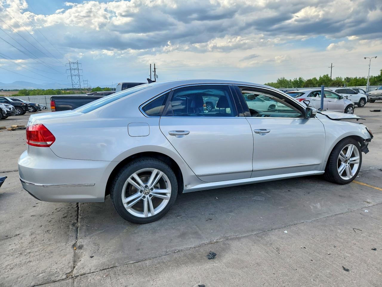 2015 Volkswagen Passat Sel Silver vin: 1VWCV7A39FC061111