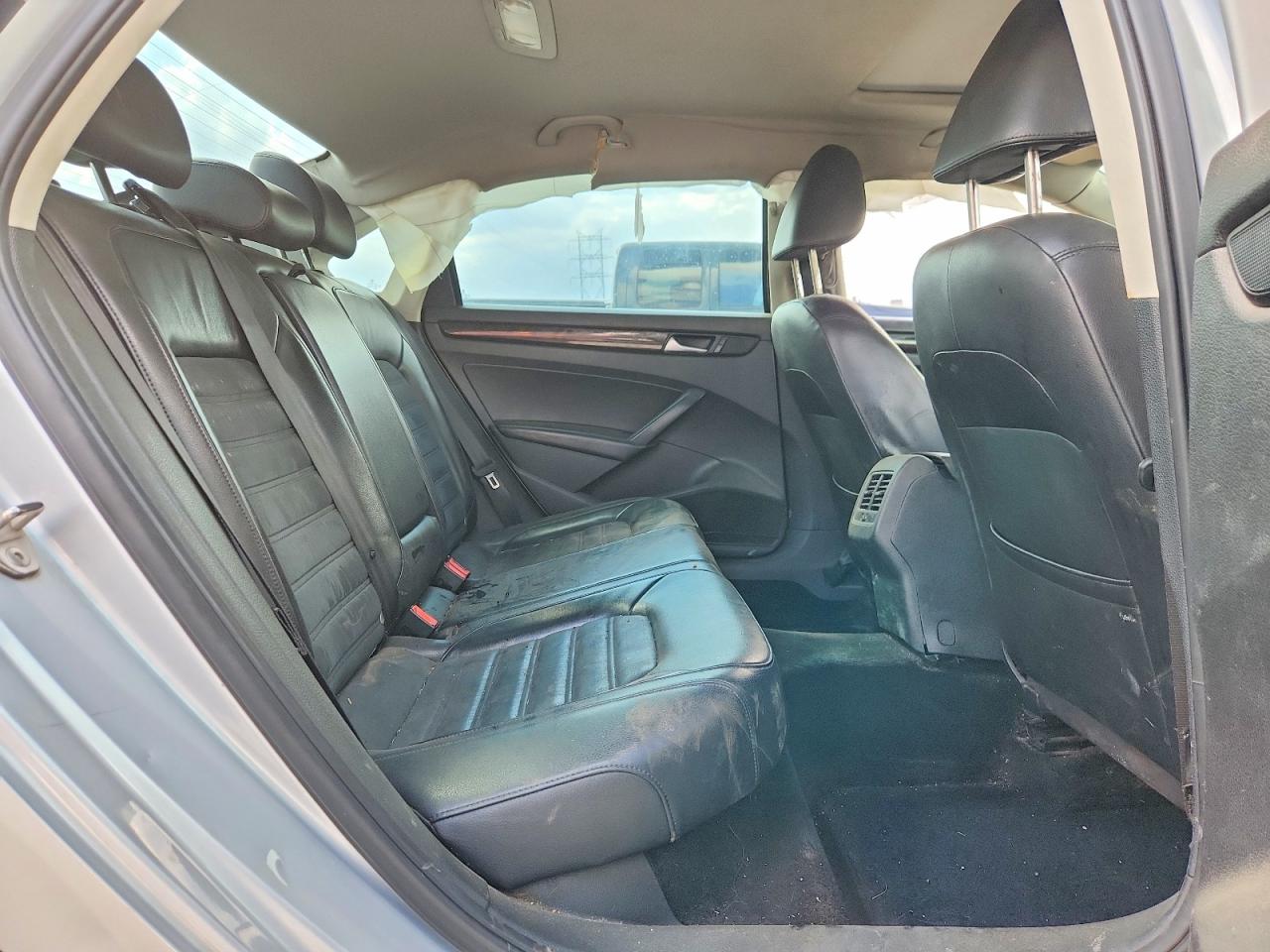 2015 Volkswagen Passat Sel Silver vin: 1VWCV7A39FC061111