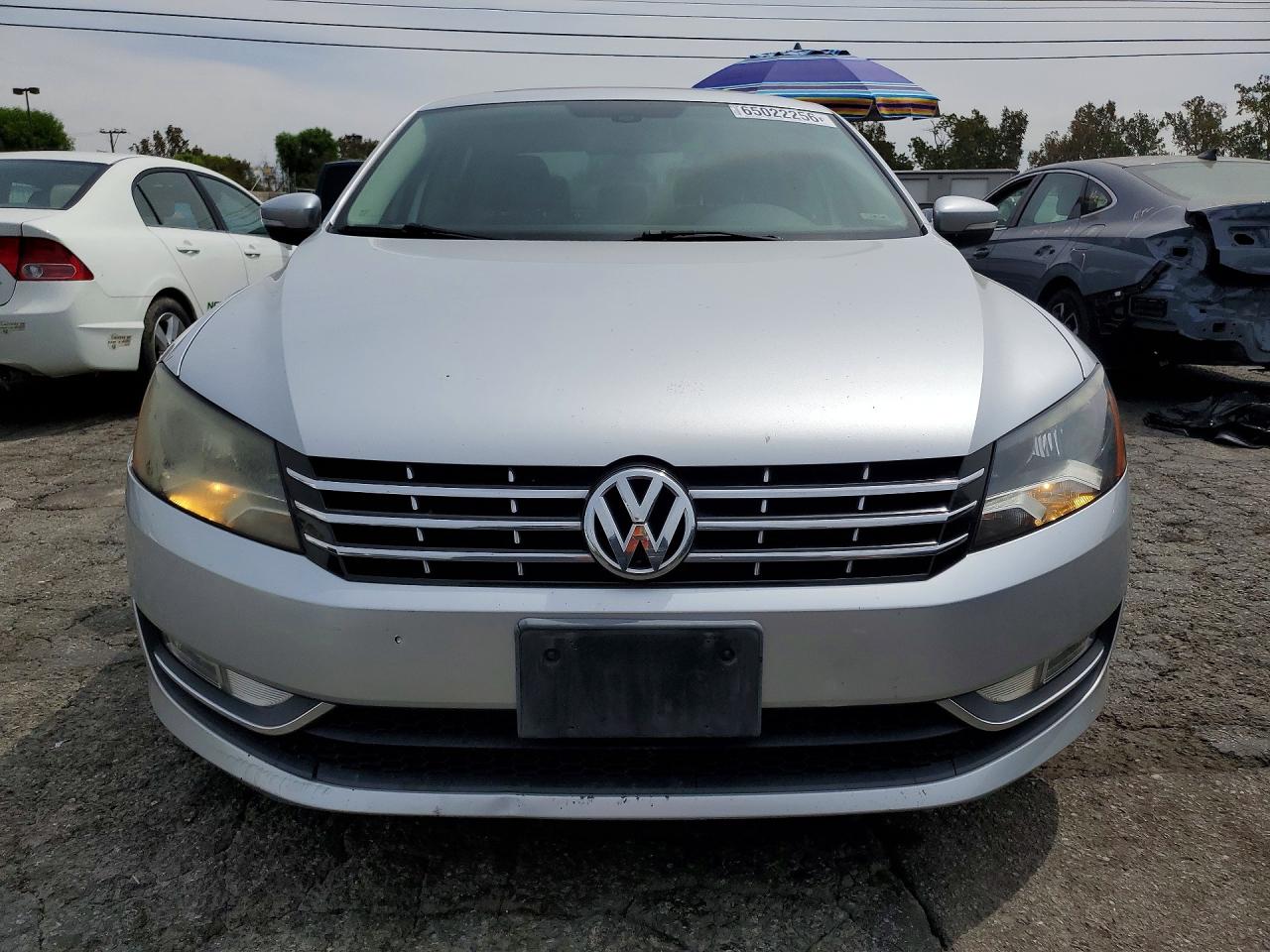 2015 Volkswagen Passat 4d 2wd Silver vin: 1VWCV7A39FC063327