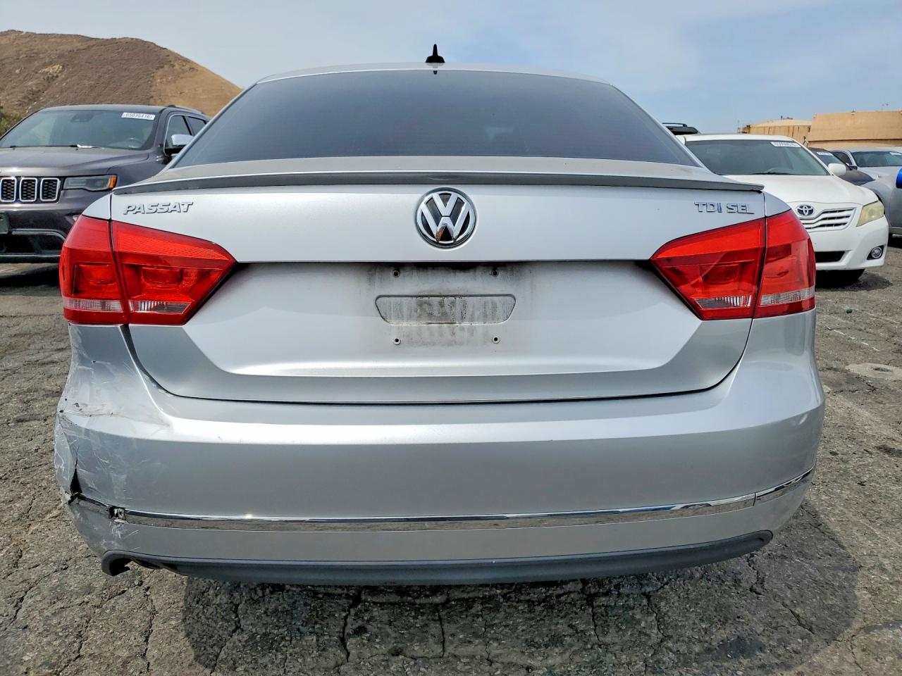 2015 Volkswagen Passat 4d 2wd Silver vin: 1VWCV7A39FC063327